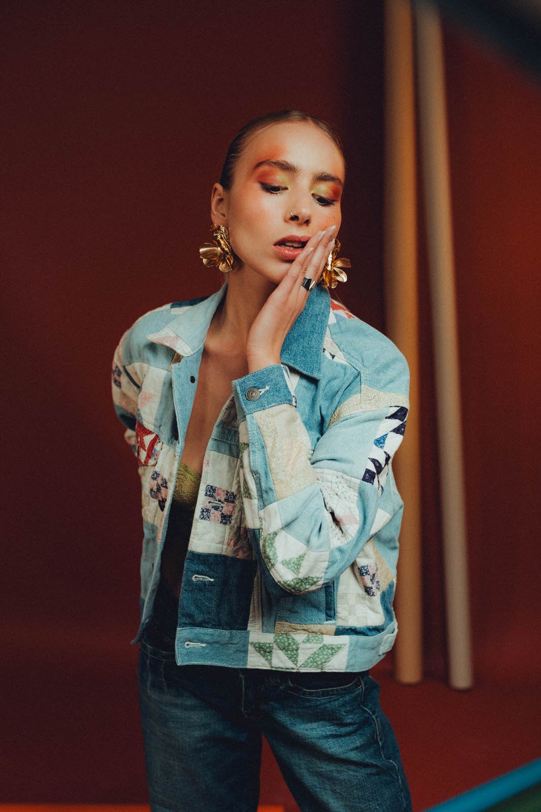 Portraitaufnahme im Mietstudio Leipzig mit beeindruckendem Kunstlichteinsatz von Rico Reinhold.