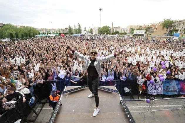 els 40 primavera pop 2.jpg