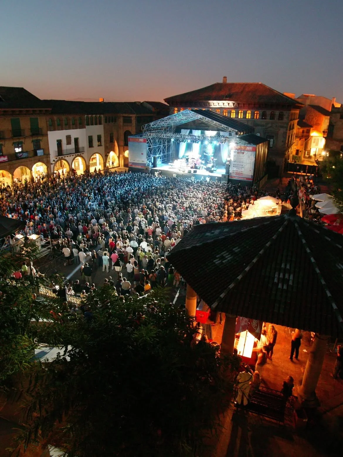 BARTS Festival 2026: el nuevo festival de verano de Barcelona que reúne a grandes artistas en el Poble Espanyol