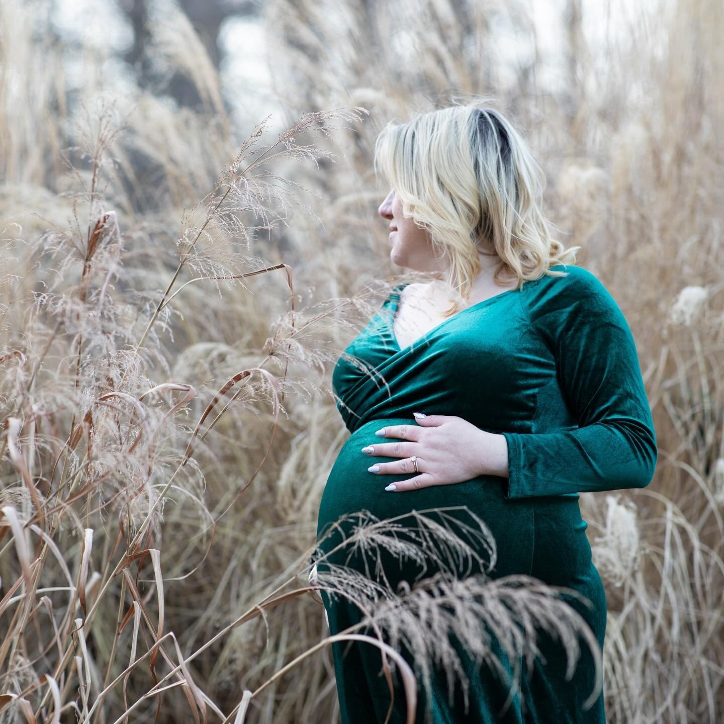 I recently had the pleasure of capturing the energy of anticipation for this mama-to-be. Such a goddess. And an emerald green velvet gown? Yes, please. A dream come true for my eyeballs. It&rsquo;s truly such a gift to have the opportunity to capture