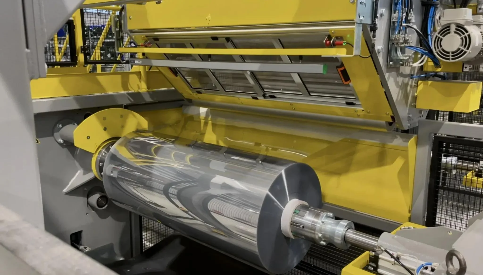 Amut Winder producing a high quality extruded roll of foil