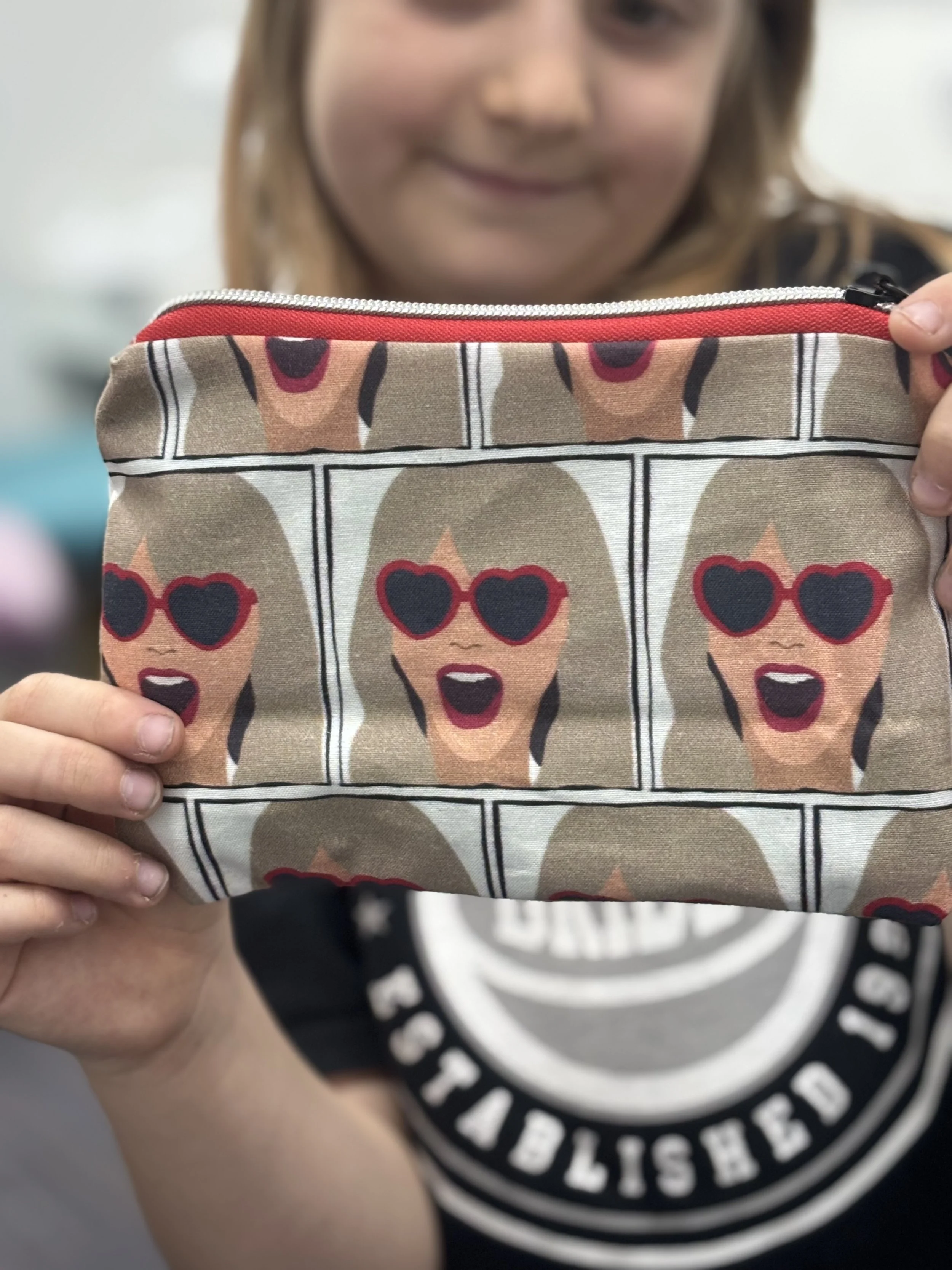 Taylor Swift Pouch Workshop and Pizza Party Friday June 18th 6:00- 8:30pm