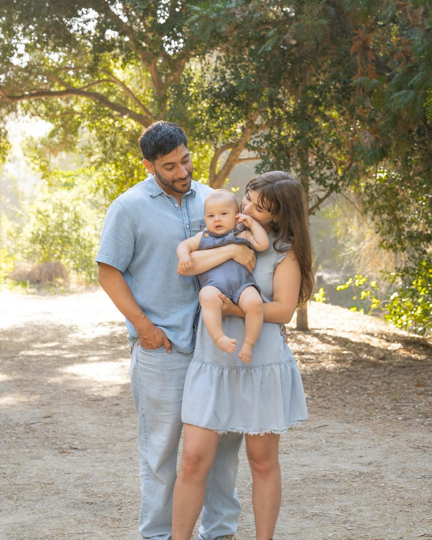 It&rsquo;s a gift to witness the unconditional and sacrificial love between a parent and a child. While parents may have their hands full, I believe their hearts become even fuller. S/o to all the parents for the love they give! &hearts;︎