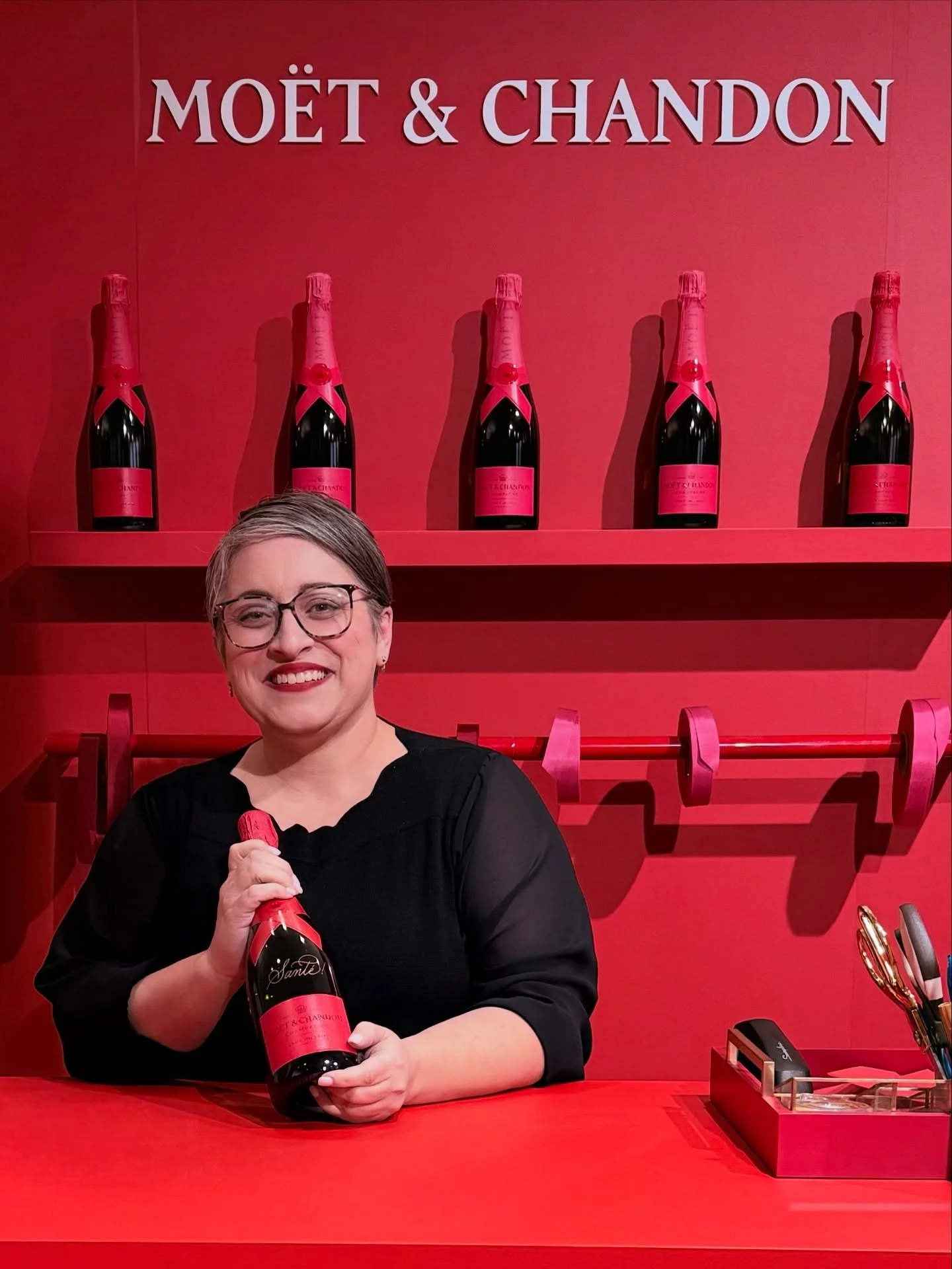 What a privilege it is to be entrusted with another&rsquo;s words. 

I had the honour of calligraphing custom messages on over 450 bottles of Mo&euml;t &amp; Chandon champagne this holiday season. People who came to the boutique all had something to 