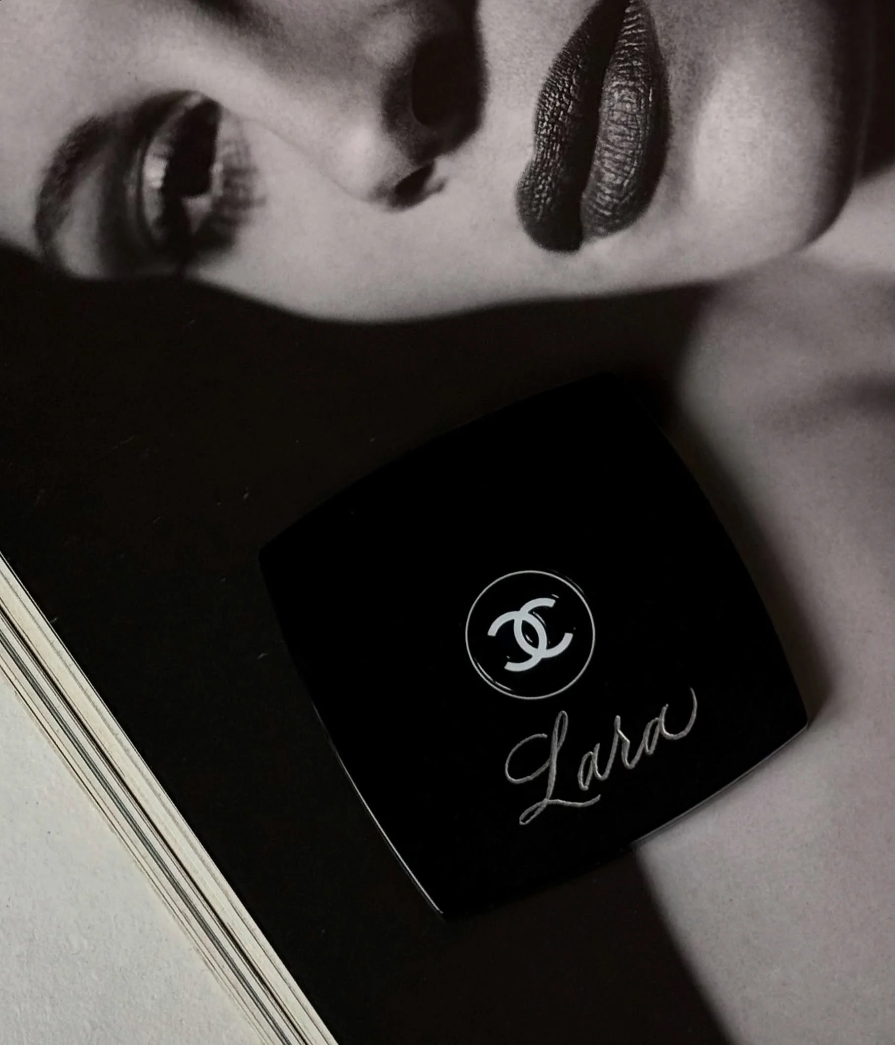 Custom Chanel compact engraving, always a good gift idea. 🖤