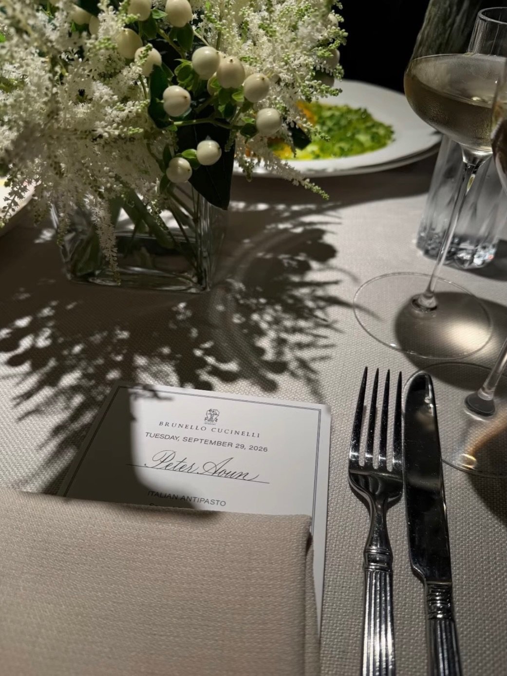 Onsite calligraphy doesn&rsquo;t always have to be live. Tuck me into a corner table in the early afternoon and I&rsquo;ll customize your menus before your guests arrive for dinner.

Calligraphy for @brunellocucinelli_brand x @holtrenfrewogilvy at @c