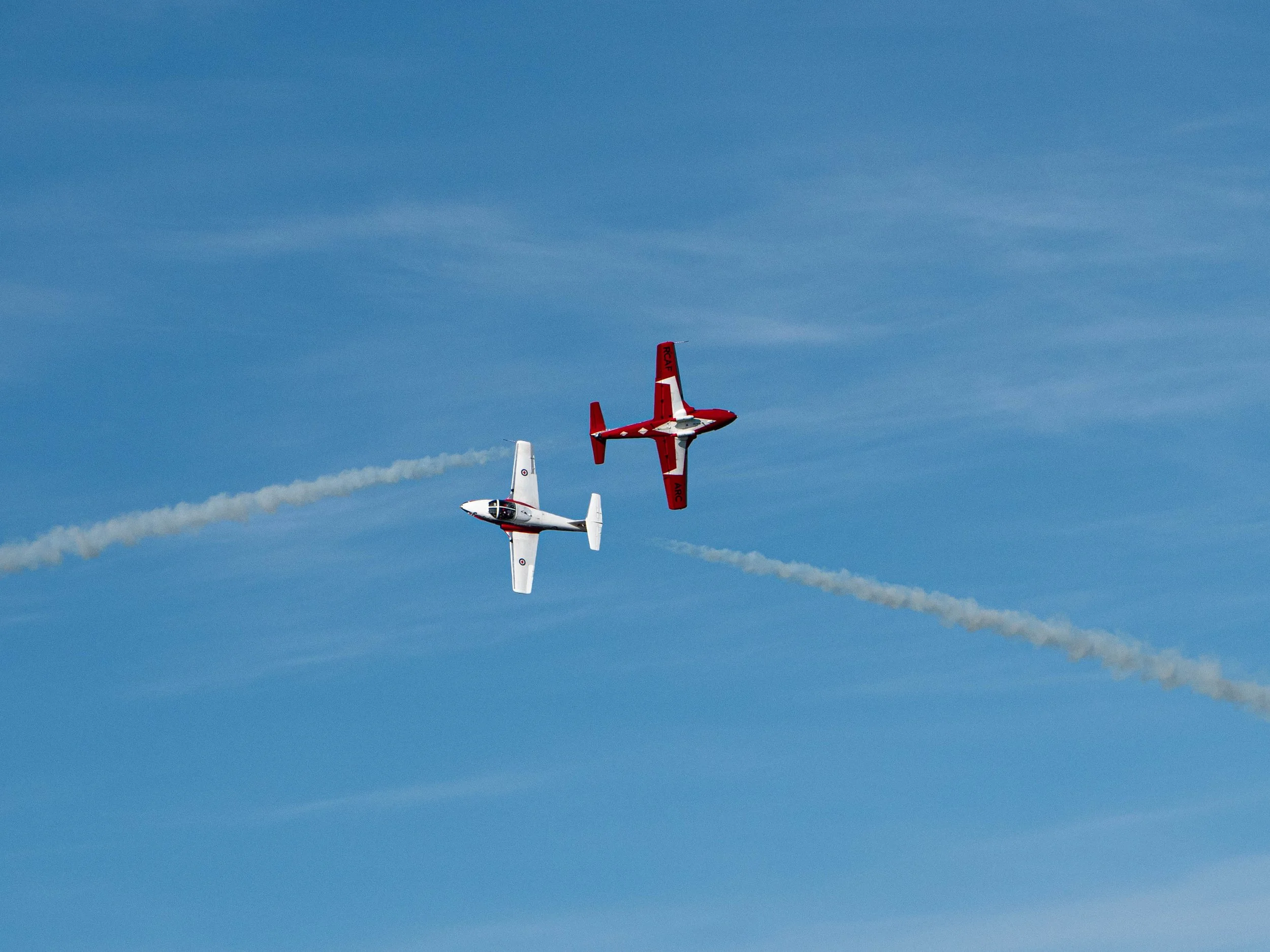 Canadian Snowbirds - close pass