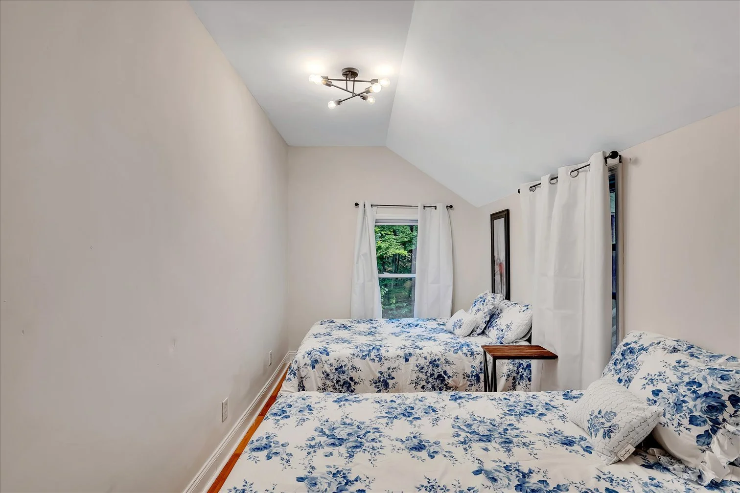 31-26 Seneca Rd-34.jpg