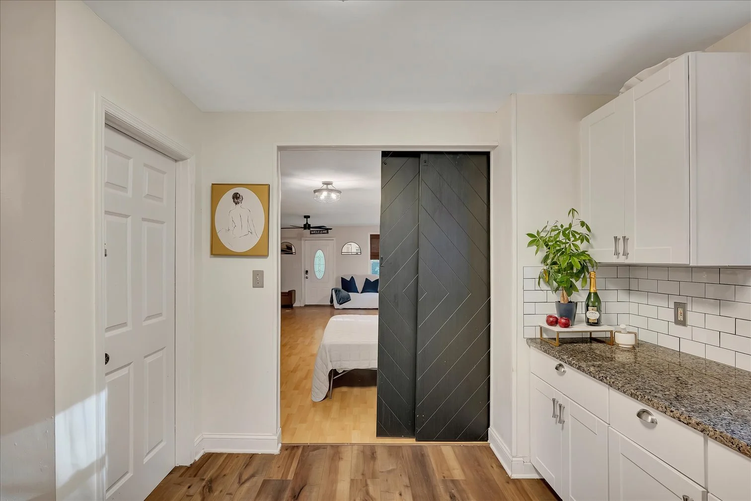 16-26 Seneca Rd-18.jpg