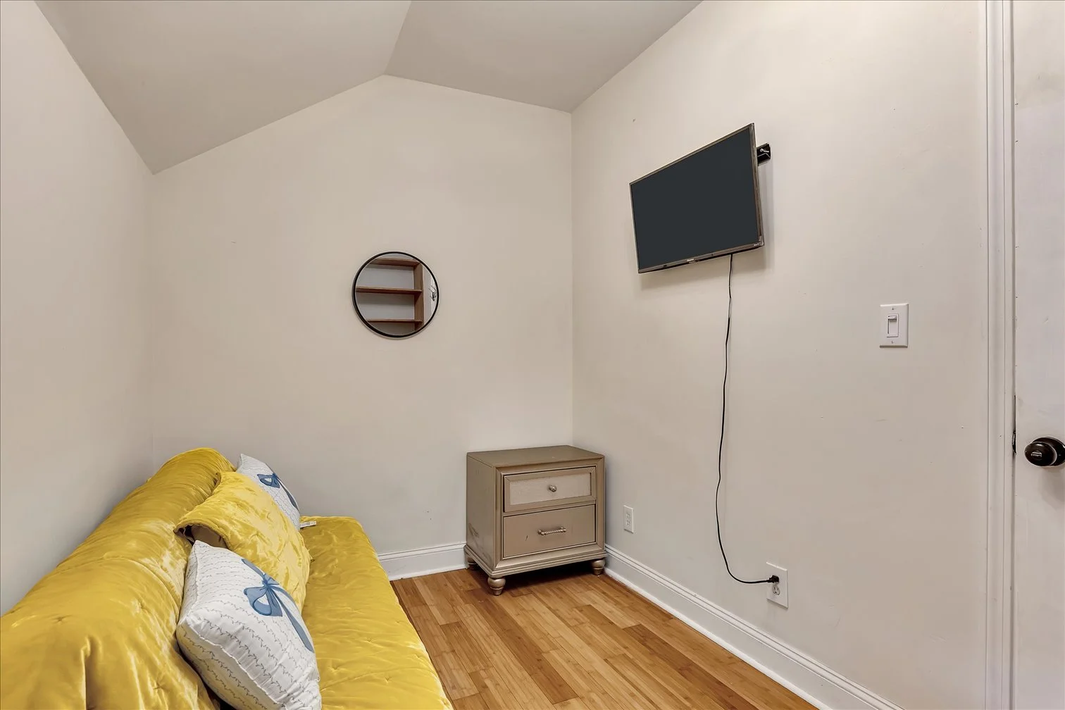 29-26 Seneca Rd-32.jpg