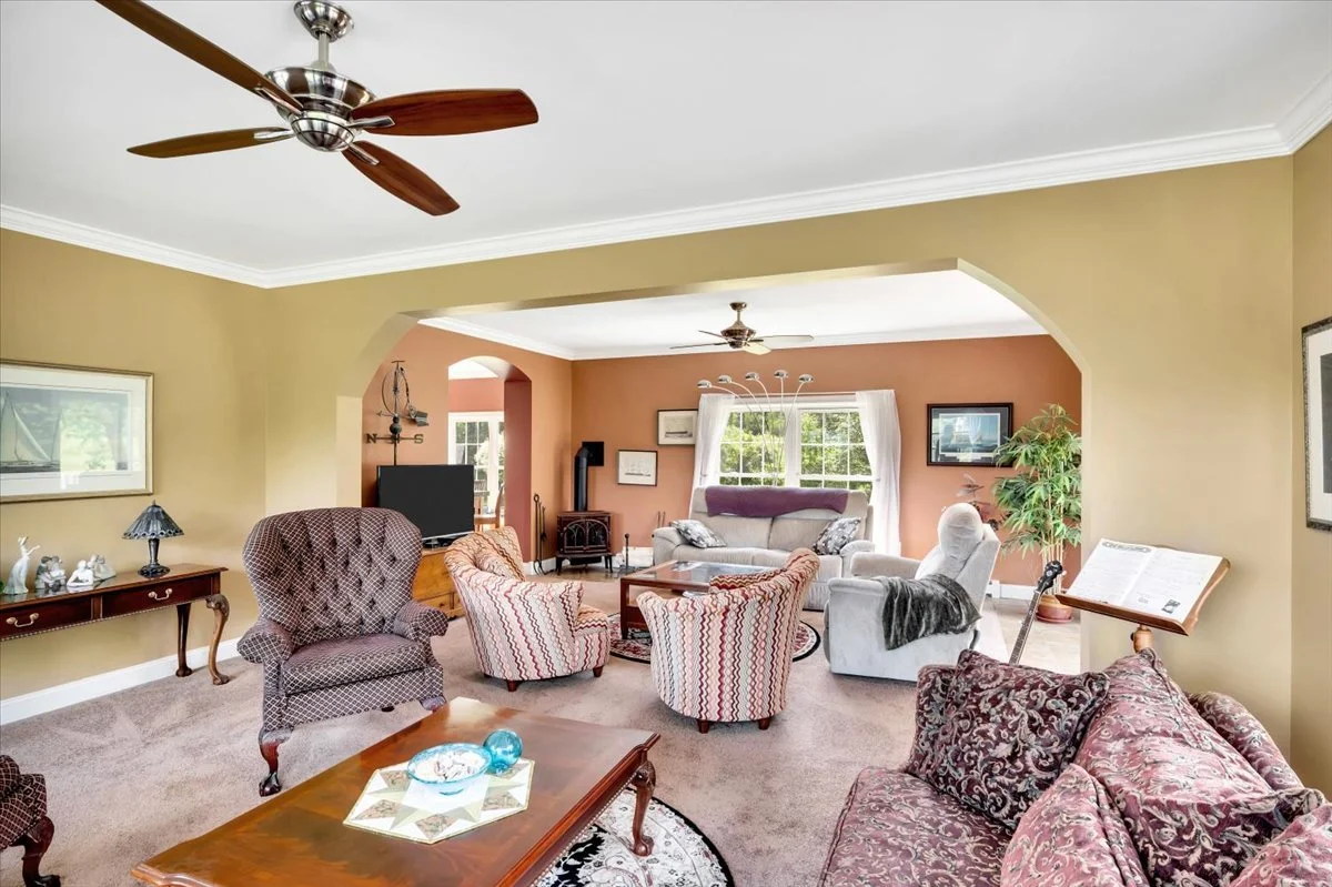 18-672 Lakeview Rd-17.jpg