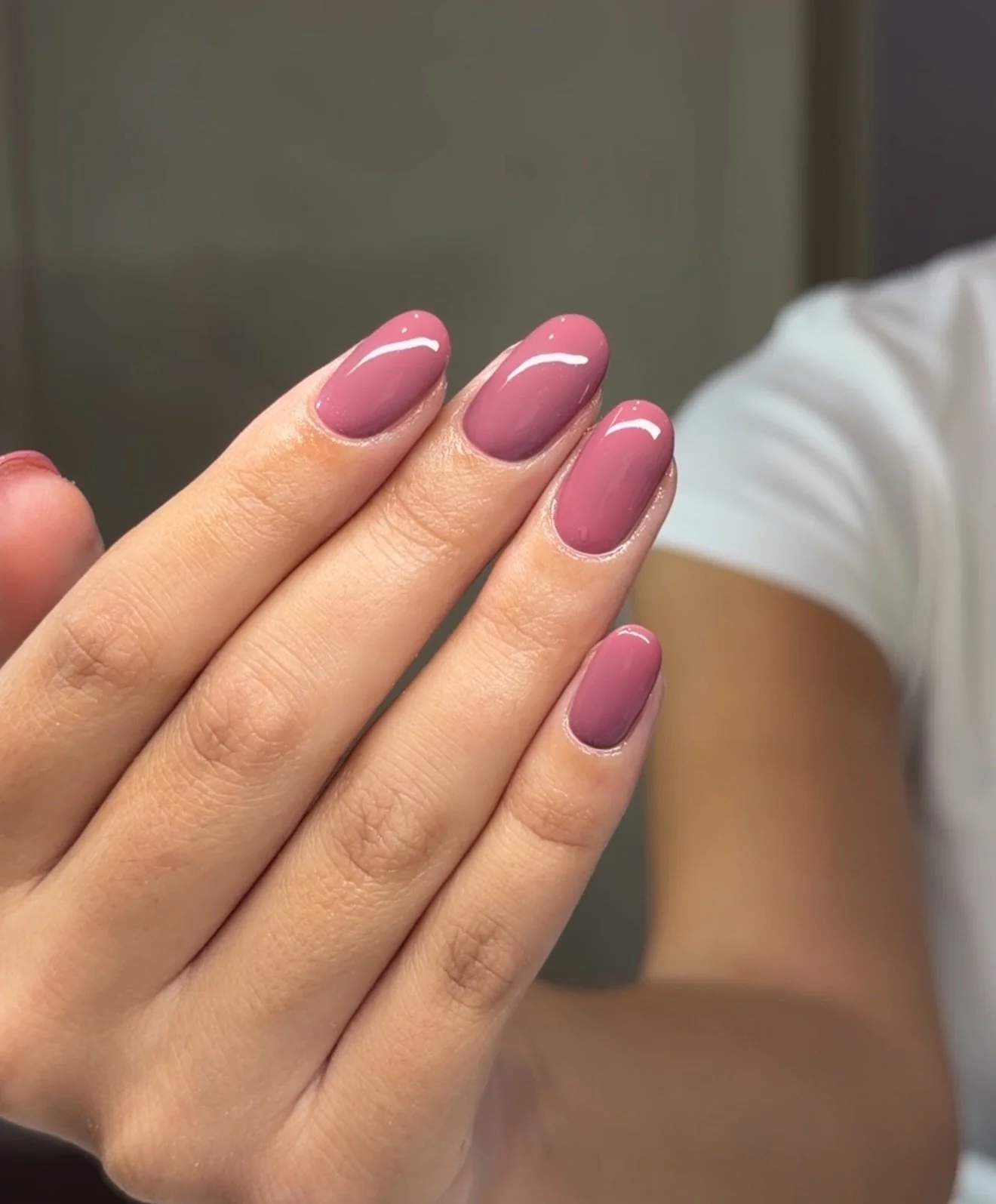 This shade is your sign to stop playing it safe 🍇

Moody, rich and a little bit different&hellip; 

It&rsquo;s giving cosy season, elevated ✨

If you&rsquo;re ready to switch up your usual nudes, this is your sign 🤍

Colour: @chaunlegendnails Choco
