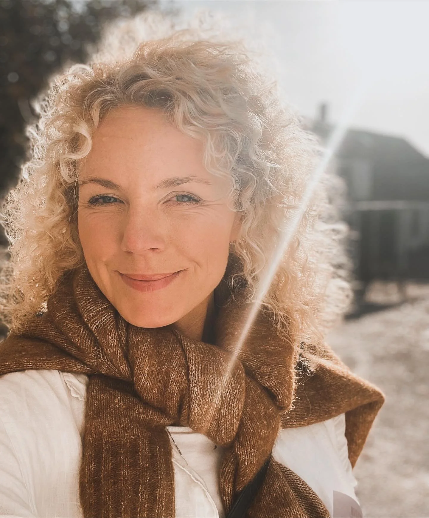 Min utveckling inom personlig 
utveckling har lett mig till att skapa 
Inner Feng Shui Studio.

En plats d&auml;r yttre naturlig sk&ouml;nhet m&ouml;ter inre balans&hellip;.

Feng Shui har alltid varit en del av mitt skapande &ndash; i inredningar, f