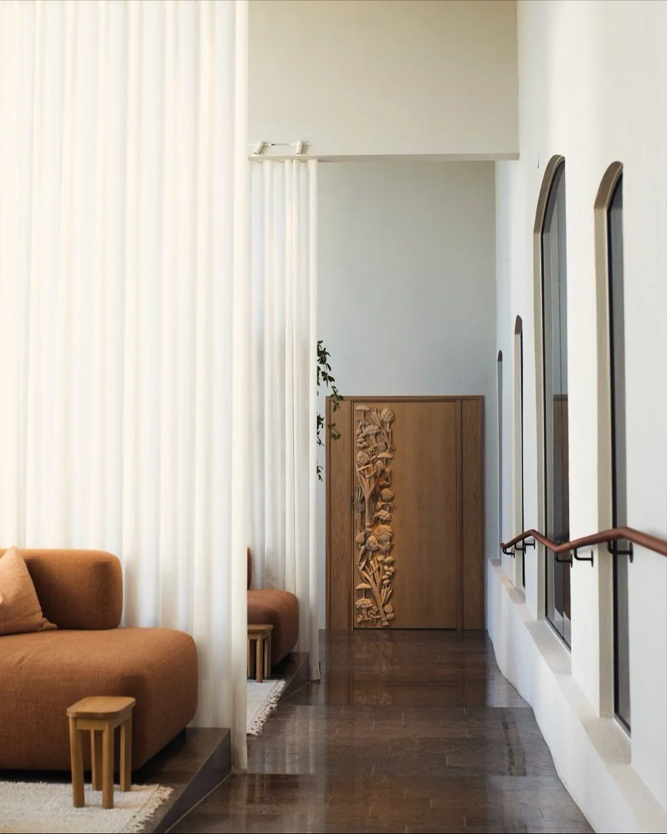 VYN i morgonljus! - K&auml;nslan lever fortfarande kvar fr&aring;n v&aring;r helt underbara upplevelse d&auml;r f&ouml;rra veckan✨ 

@danielberlinrestaurant @vynfoodandwinebar 

- Reflektionen jag tar med mig som en p&aring;minnelse &auml;r att linj&