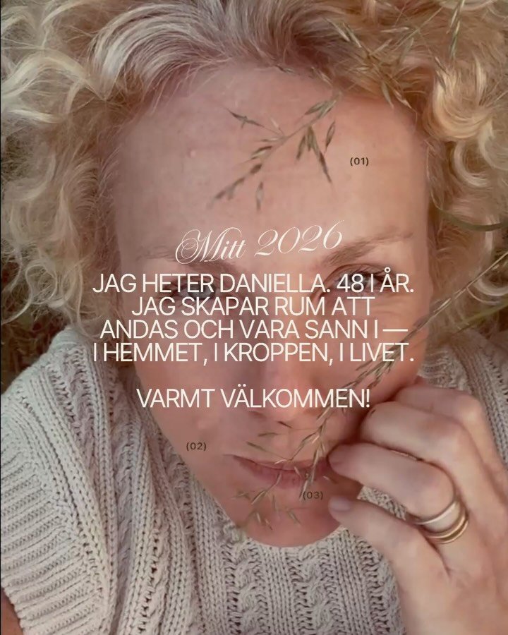 Mitt 2026 handlar knappast om att bli n&aring;gon annan &auml;n den ni kanske redan k&auml;nner till h&auml;r. 
Det nya &aring;ret f&ouml;r mig handlar mer om att sluta h&aring;lla tillbaka&hellip;&hellip;.

Det jag har burit, f&ouml;rfinat och byggt