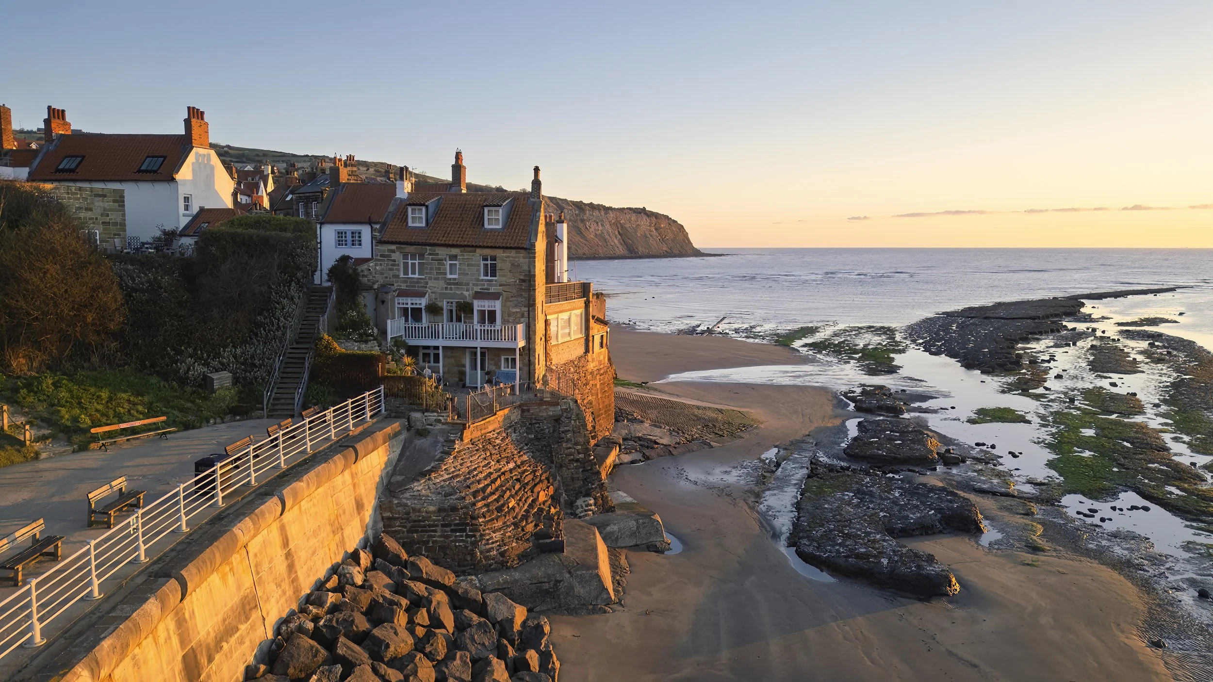 Sunrise, Smugglers and Seascapes: A Morning at Robin Hood's Bay