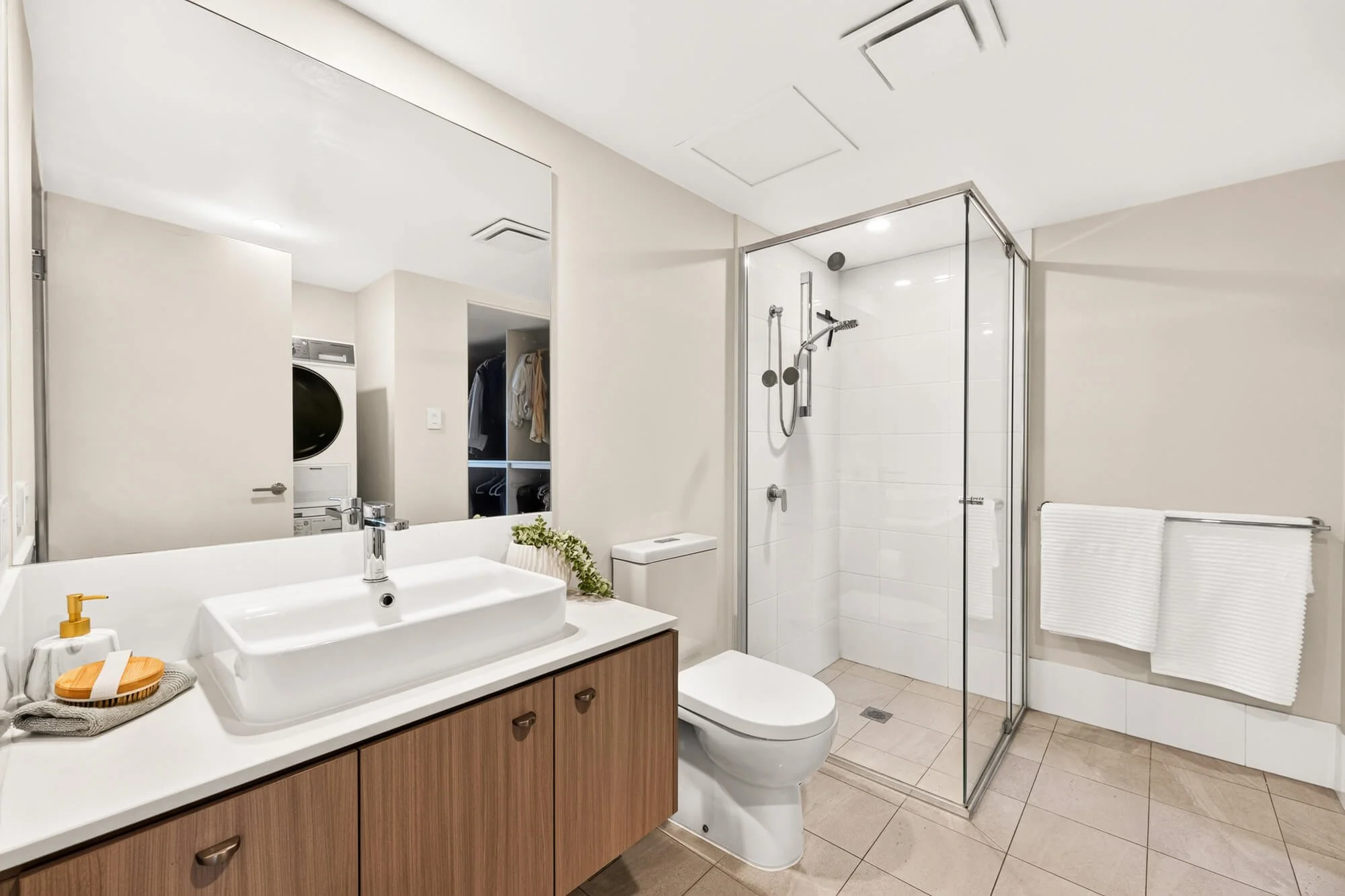     palmyra-apartment-styling-bathroom-after.jpg