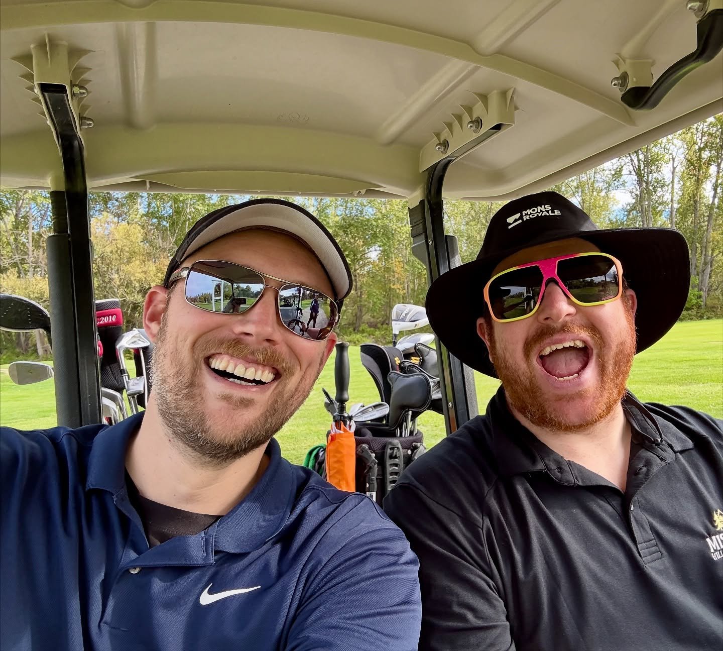 We arrived in Canada early enough to enjoy some of the nice weather and Ian even got on a round of golf with friends and family. The golf skills were a bit rusty, but it was a ton of fun. ⛳️ 🍻 Big thanks to @__daddy_pay__ for making a special trip t