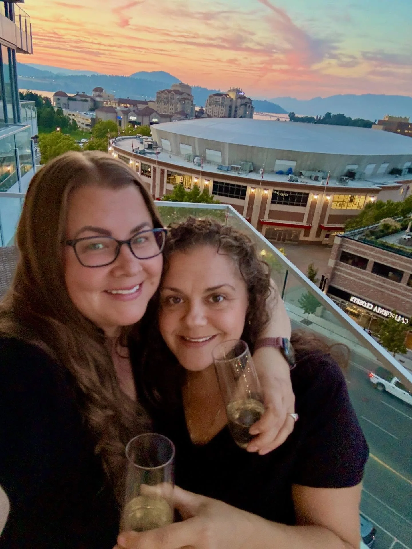 The best part about coming home is spending time with friends that feel like family. Going for walks, tons of doggy time, coffees, dates and delicious home cooked Italian meals. All of our favourite things that we really miss while travelling. Betwee