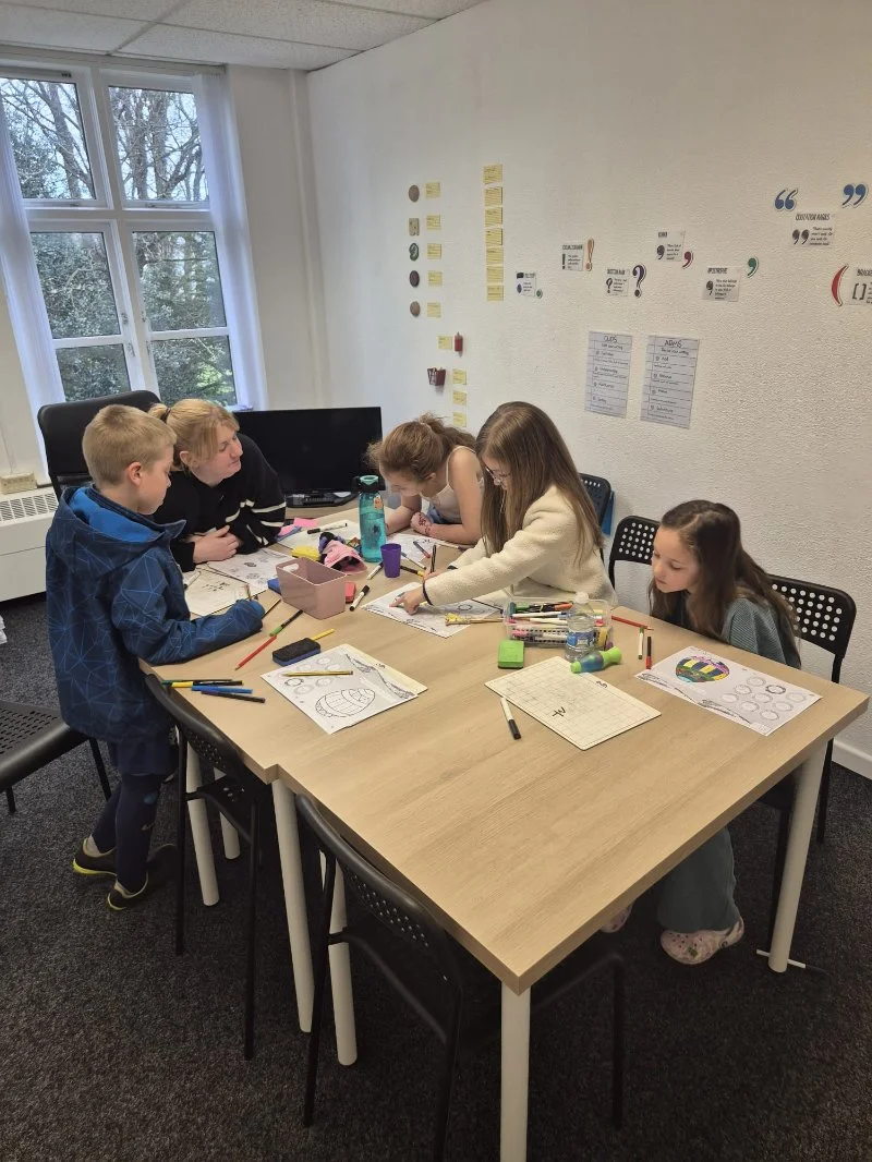 Sally McLeod working with primary children during a KS1 and KS2 Alternative Provision session