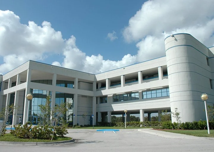 Exterior of EFSC Palm Bay's campus library.