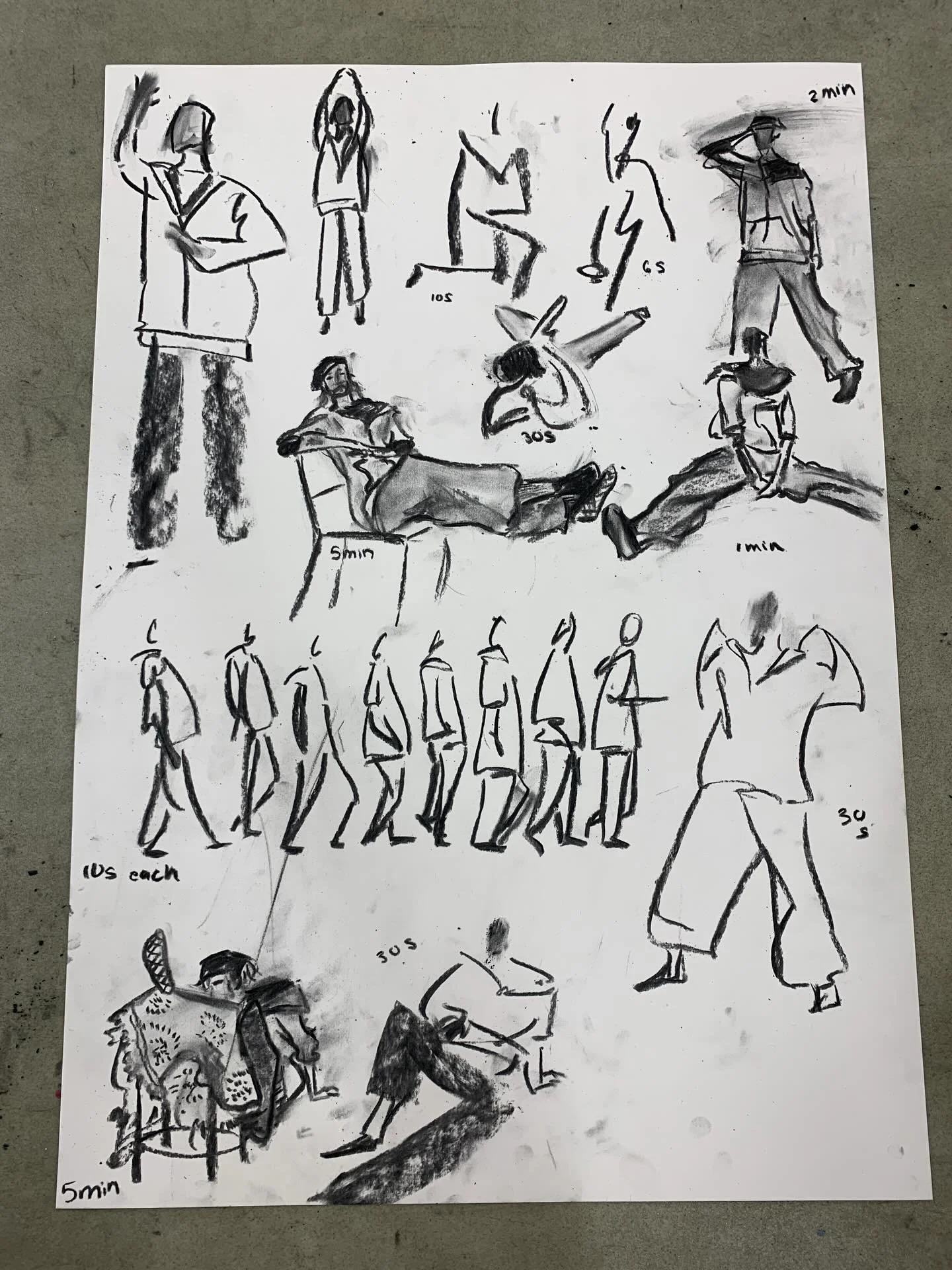 Some more life drawing sketches🌸

I love smudging charcoal but my sleeves end up paying the price for it 😭

#lifedrawing #observational #charcoal