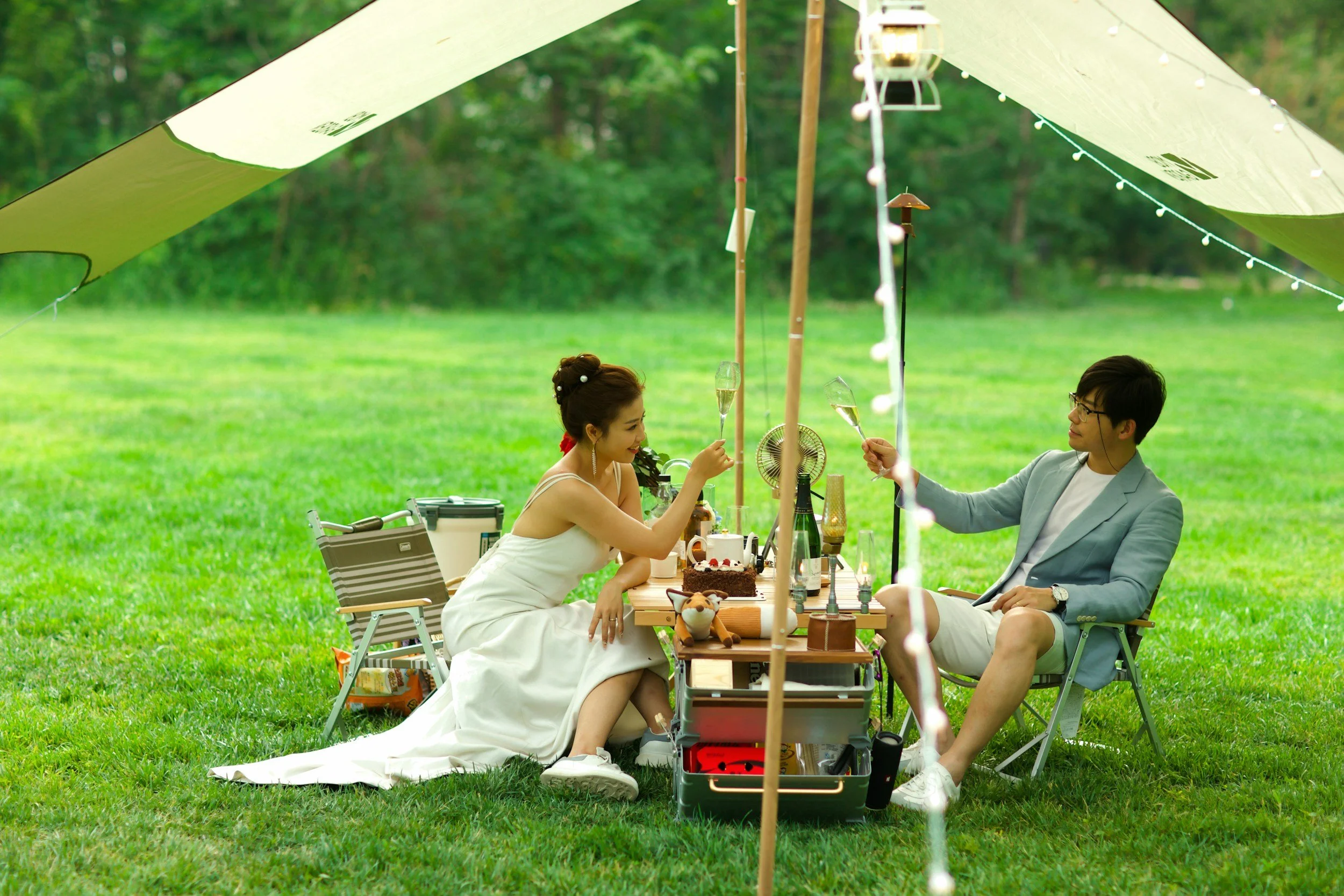 Festival-Inspired Weddings: Creating a Laid-Back Celebration with Live Music and Rustic Charm