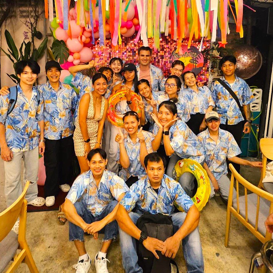 New Nimman Restaurant                  The Bowl Spot Opens on Soi 5