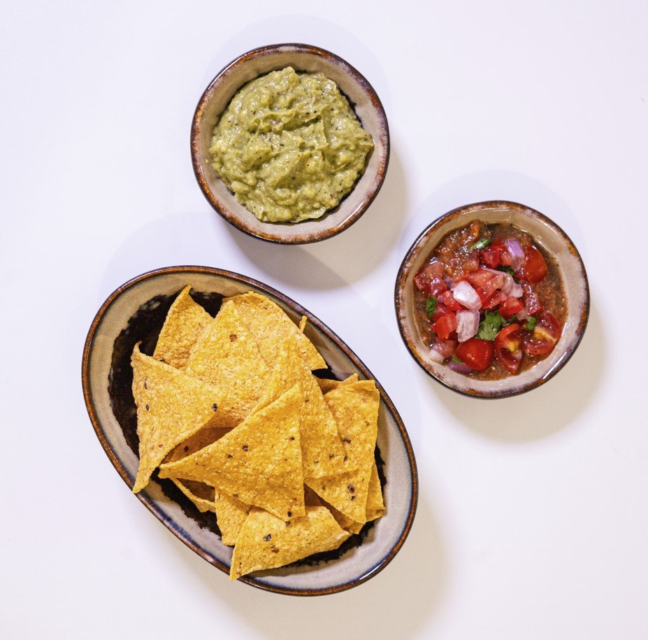 Crisps & Guac'