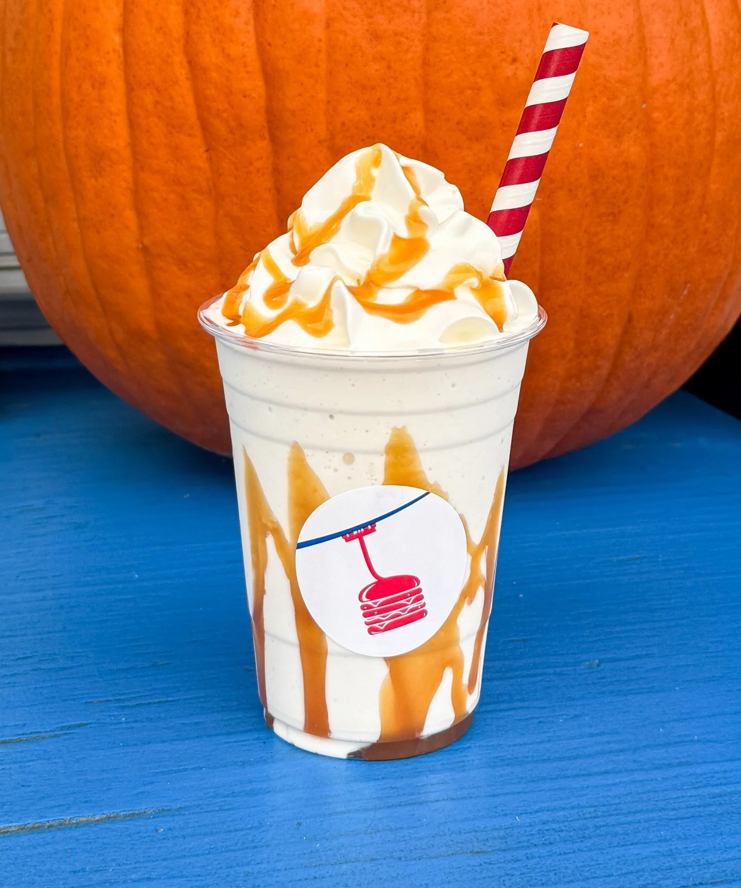 CARAMEL APPLE MILKSHAKE 🍁 #gondolassnackbar #vermont