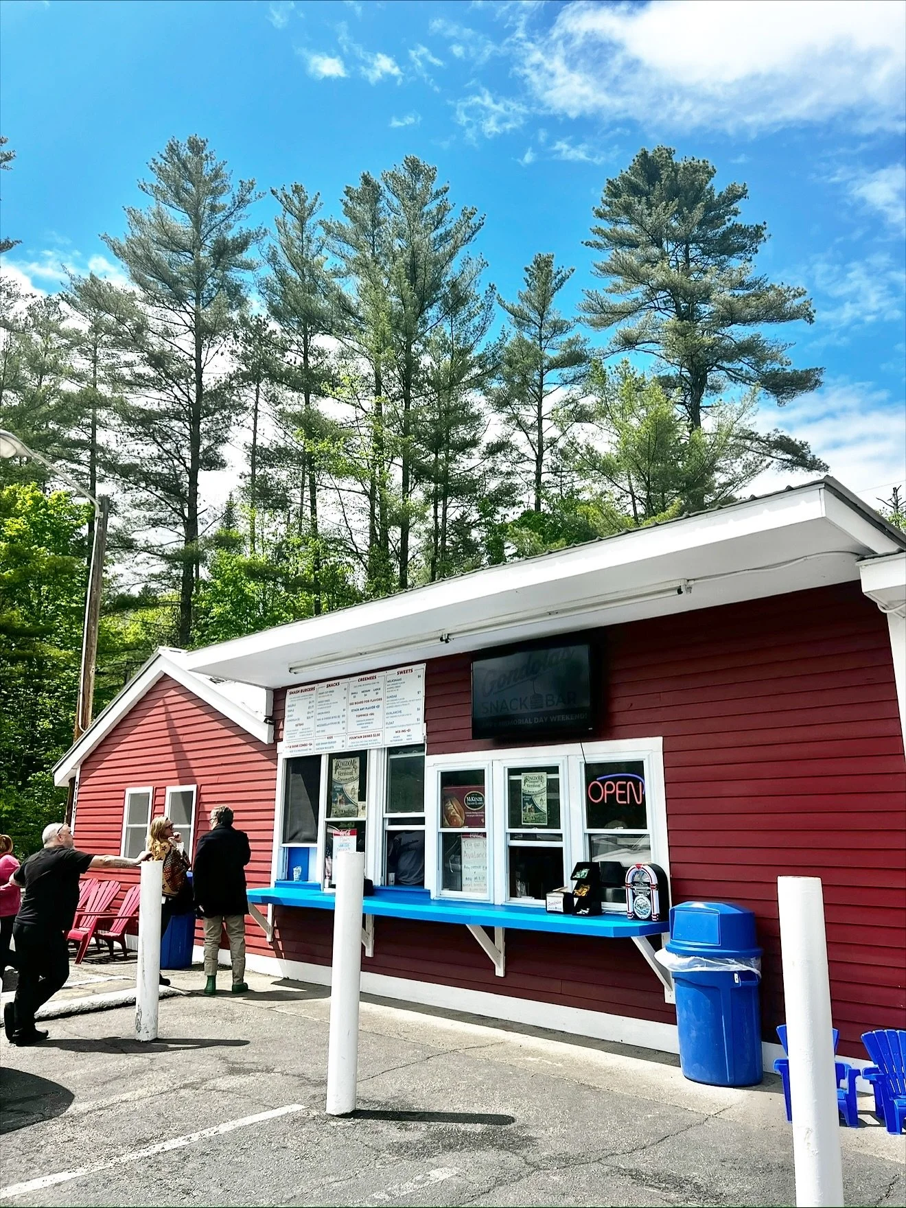 Crazy to think we&rsquo;re near the end of snack bar season! The whole crew at Gondolas Snack Bar has had a pleasure serving you throughout this sunny 2025 season. Our official end of the year date is set for Sunday, October 26th. The menu may be lim