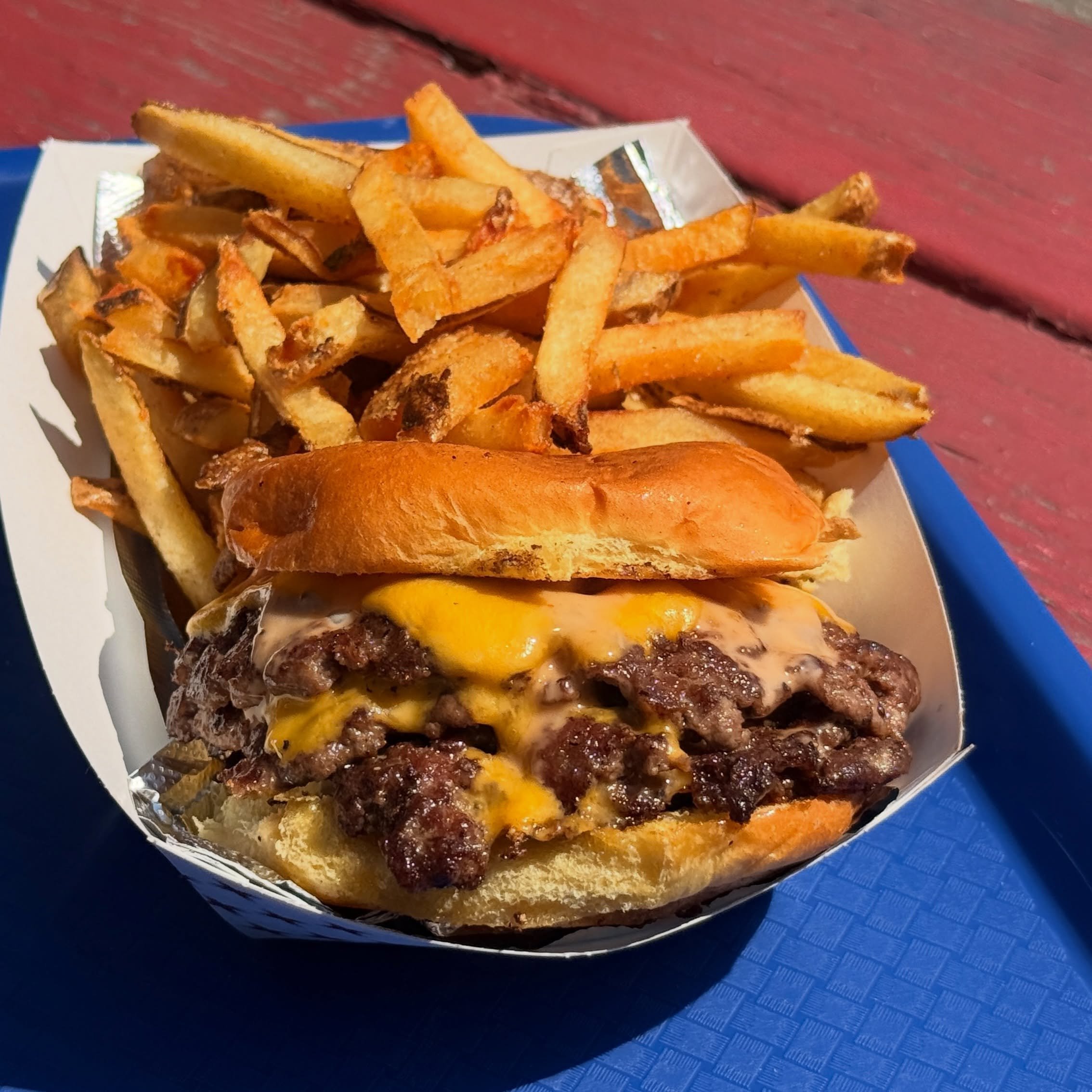 Snack Bar season is coming to an end but we&rsquo;re still smashin&rsquo; burgers and stackin&rsquo; creemees on the weekends. 

Come hang out, get your favorite snacks and sundaes every Saturday and Sunday from 11:30AM-8PM. 

Last day: October 25th
