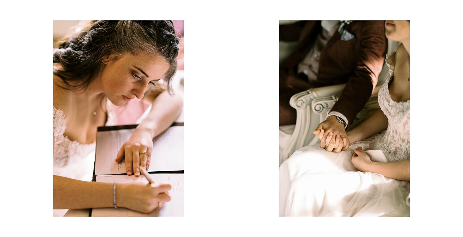 Unterzeichnung der Dokumente und inniger Moment des Brautpaares während der Trauung im Königlichen Jagdhaus in Oberstdorf