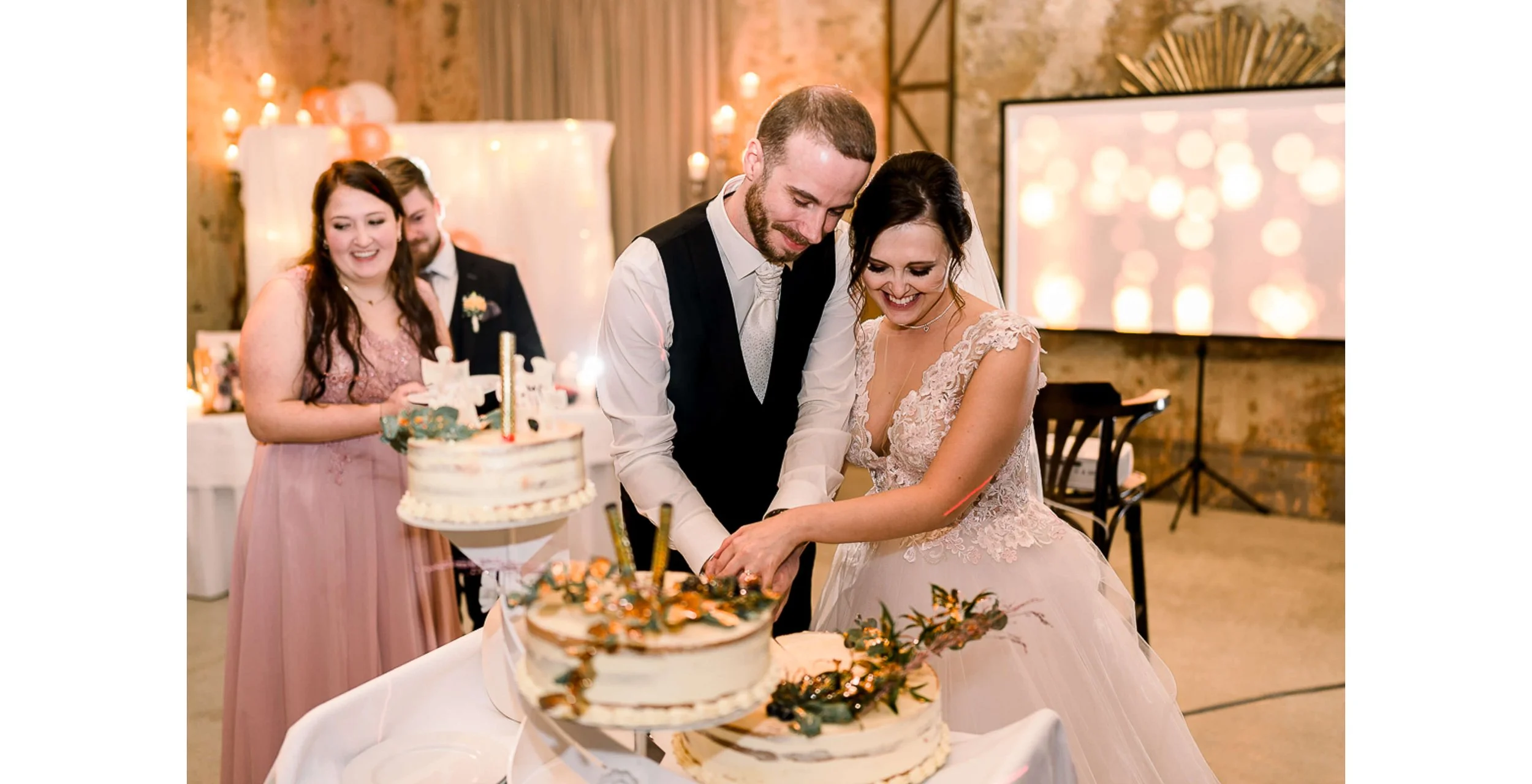 Hochzeit Bad Woerishofen Lager 3 Feier Hochzeitstorte Wunderkerzen Brautpaar