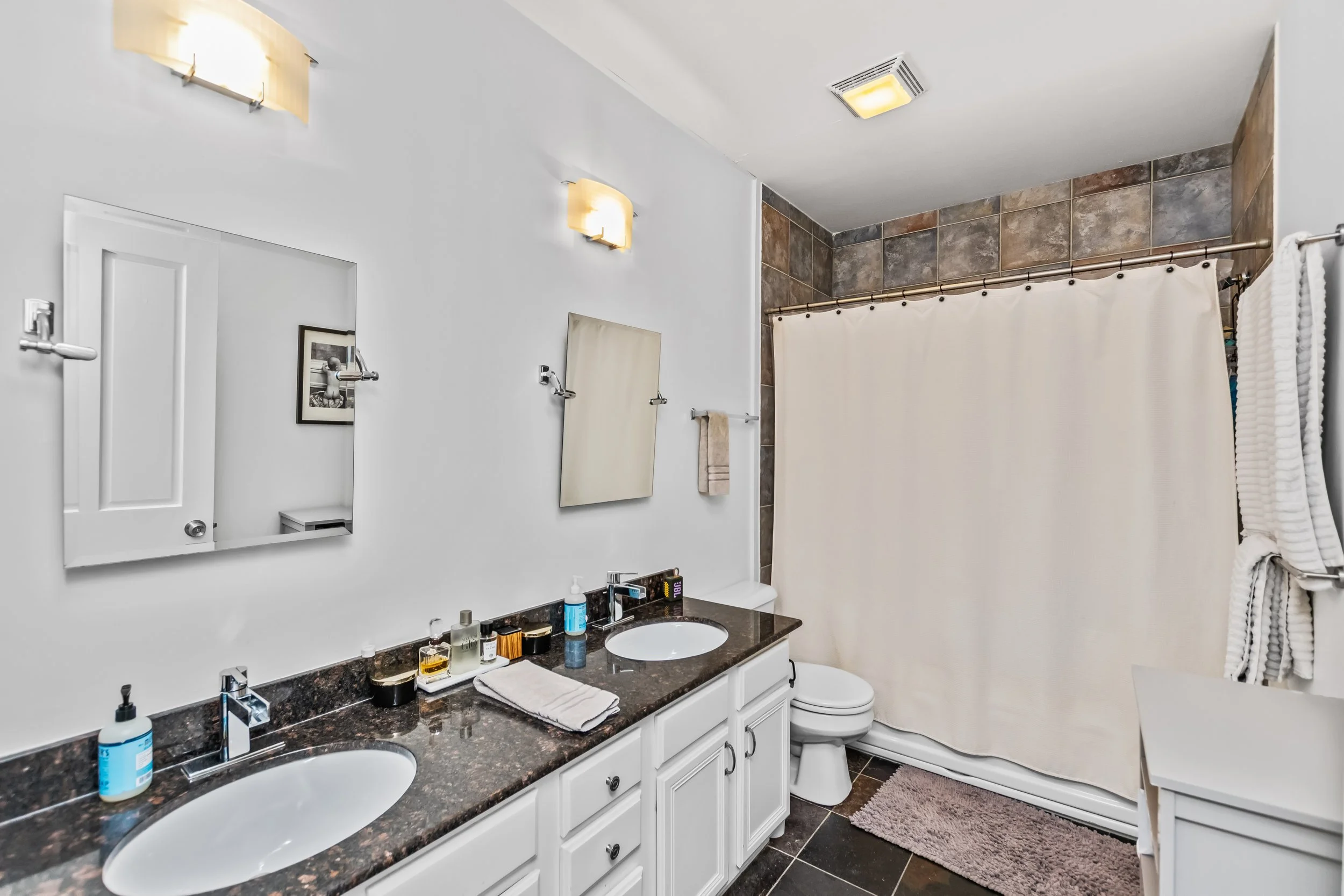 Bathroom 1.jpg