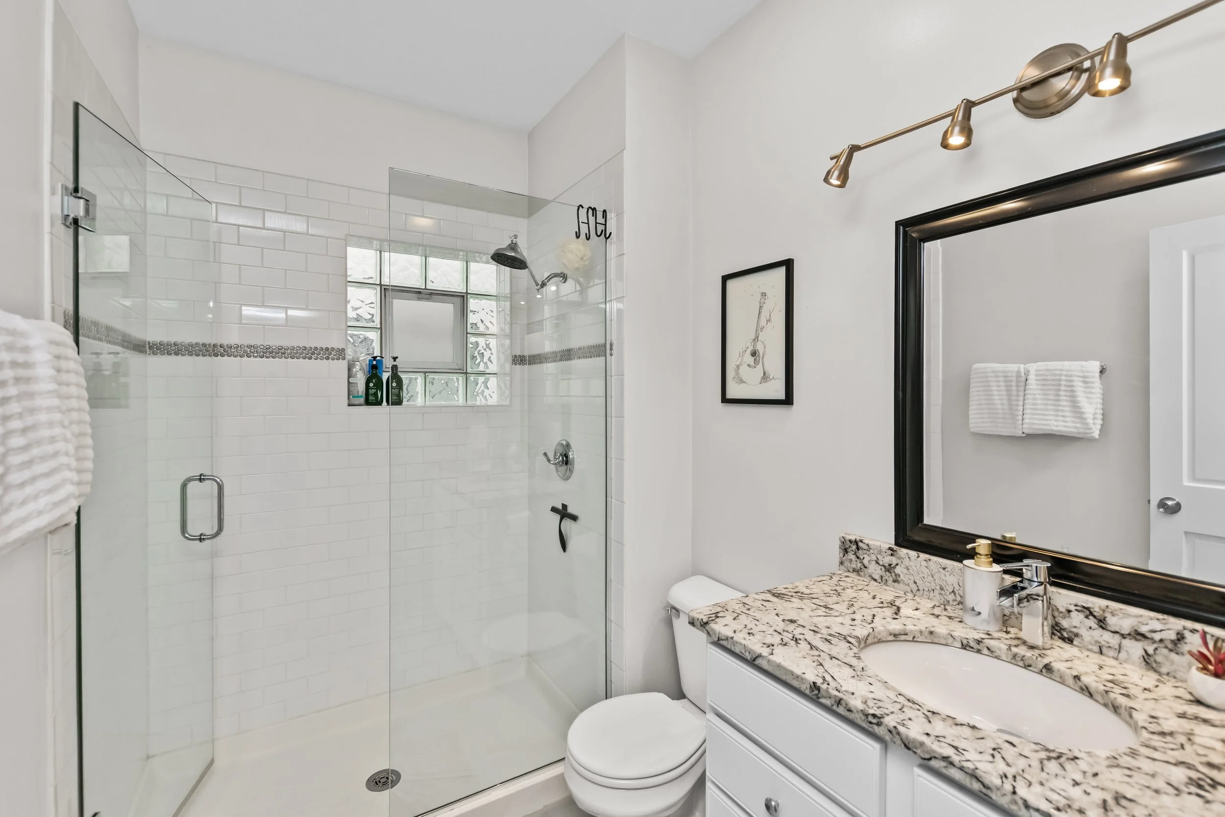 Bathroom 2.jpg