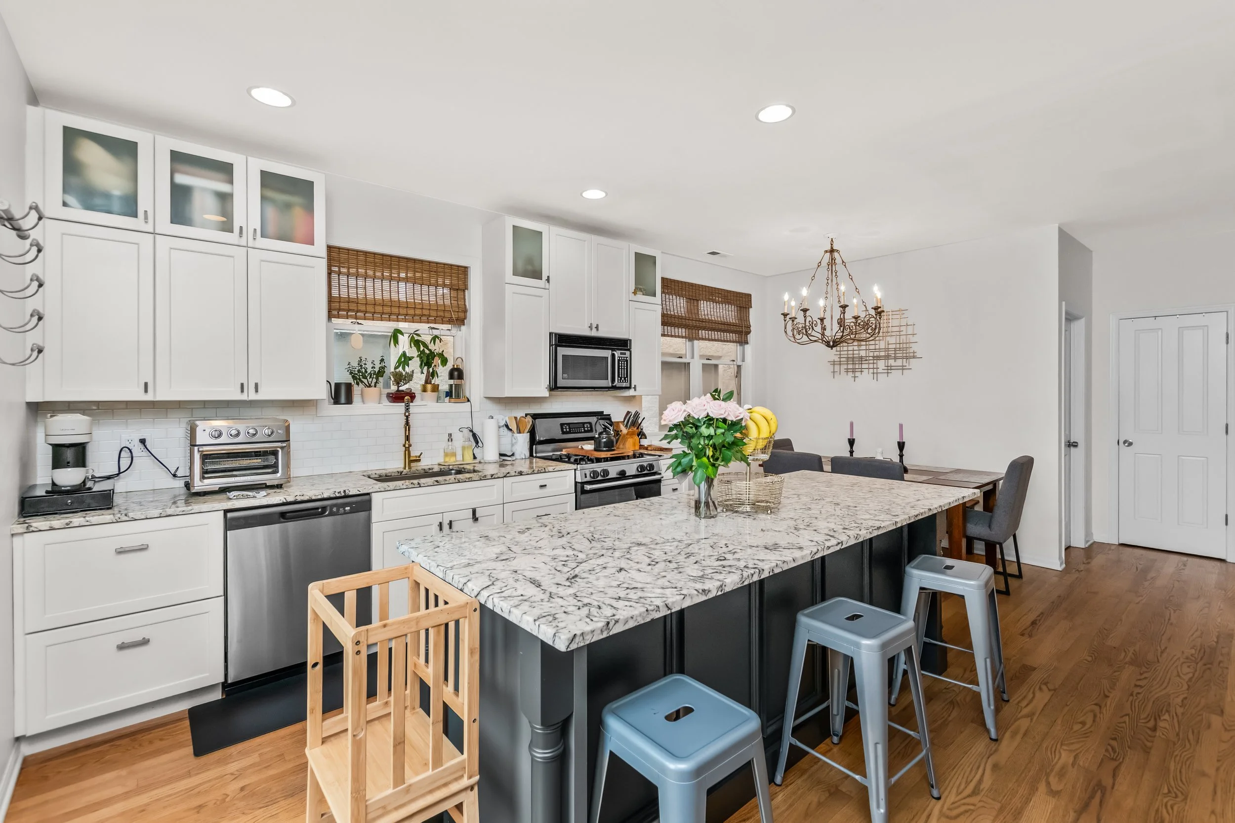 Kitchen 1.jpg