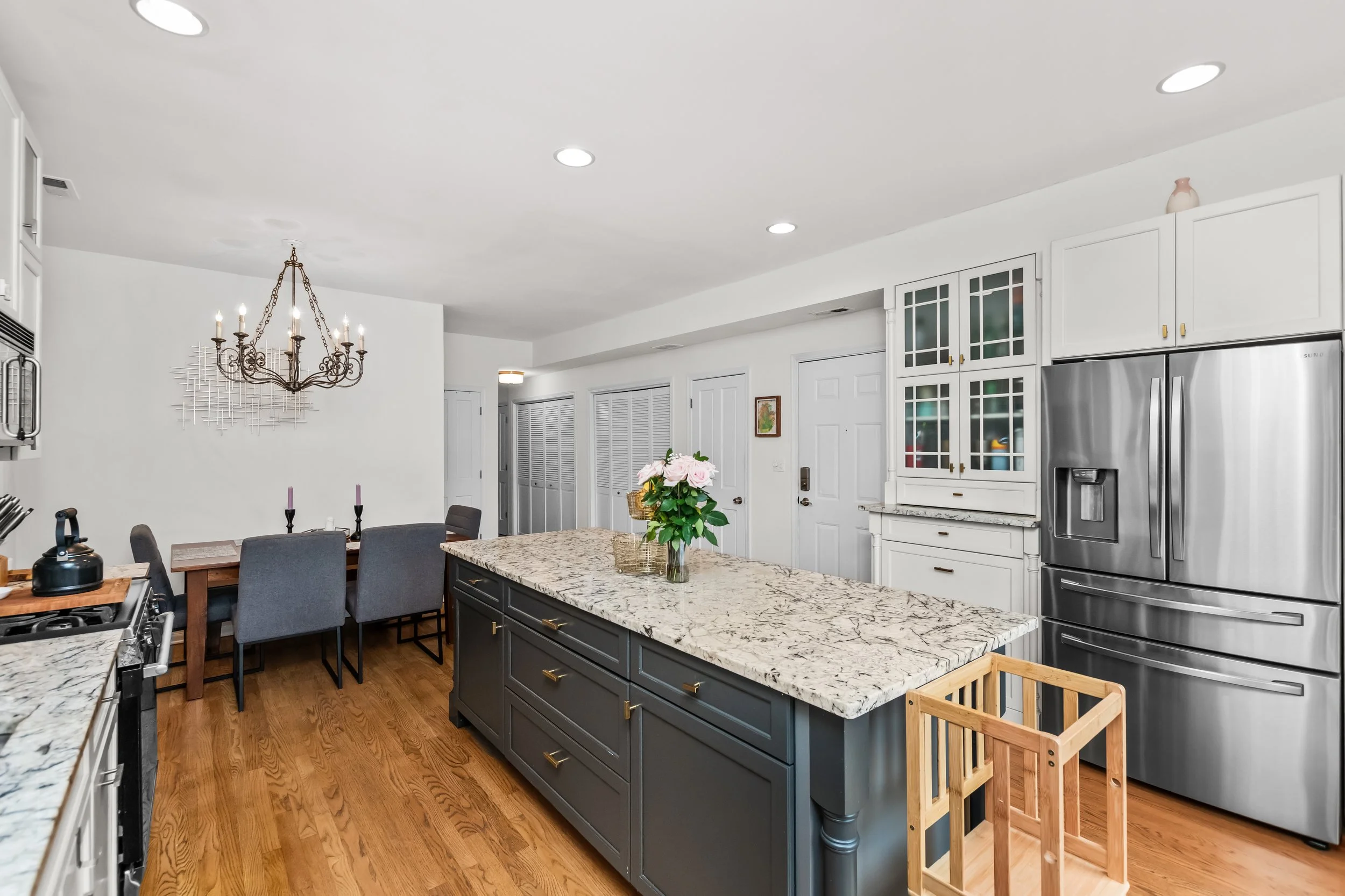 Kitchen 2.jpg