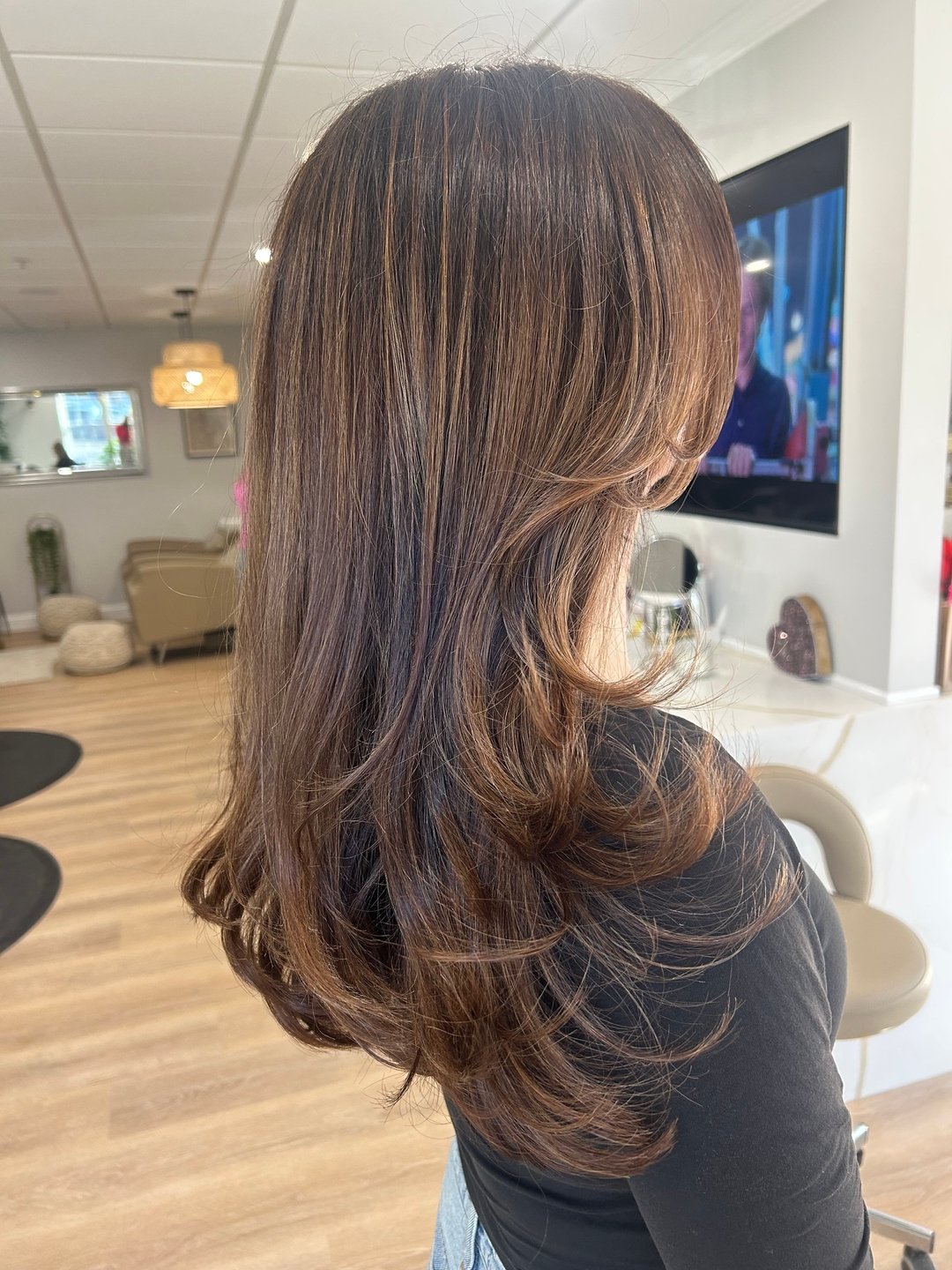 Sun-kissed and fiery&mdash;this brownish-red is ready for summer! ☀️ Loving these warm tones to match the season by @hairxzoie