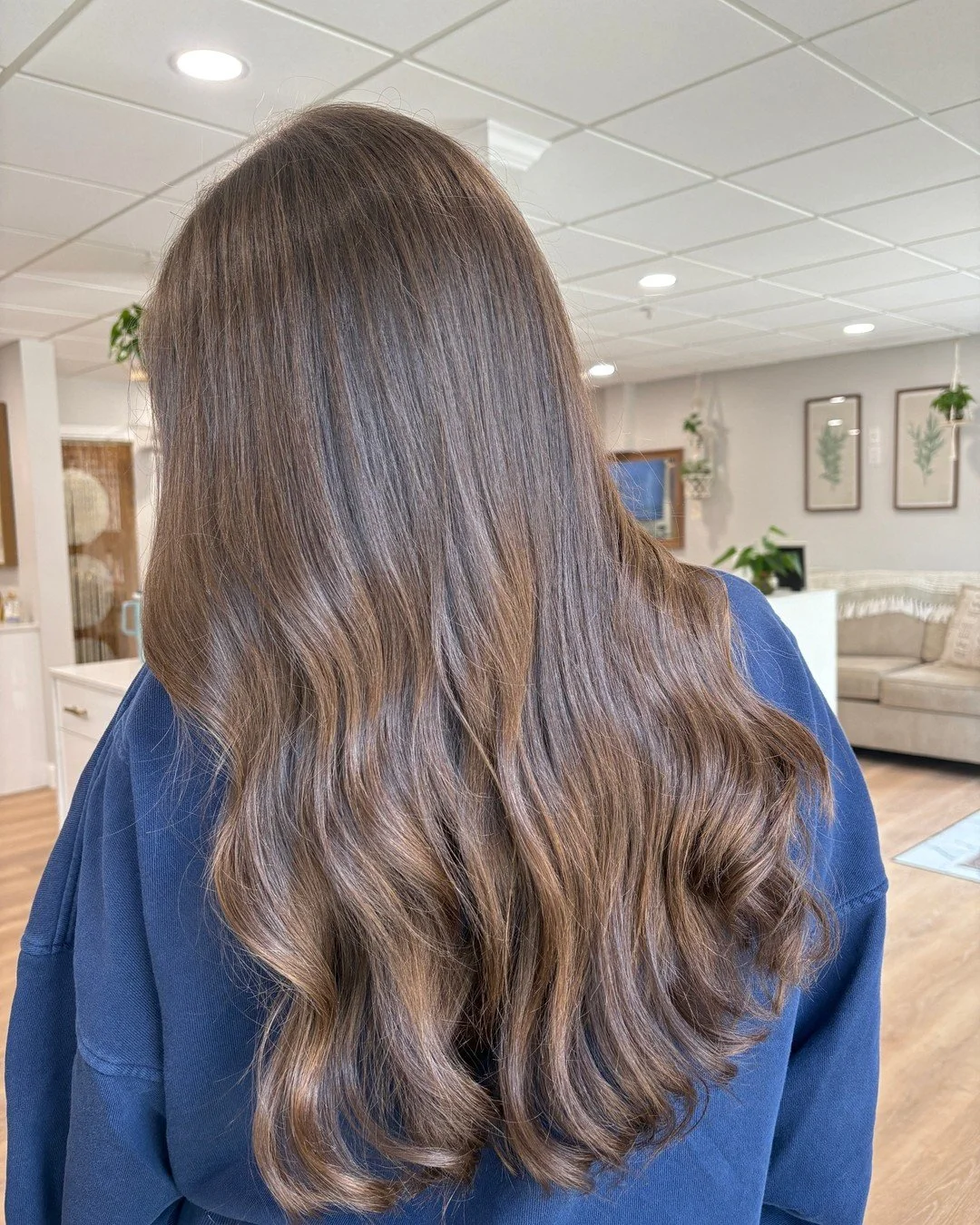 Mocha tones and cozy season vibes 🤎 brunette perfection by @stylesbysarahf