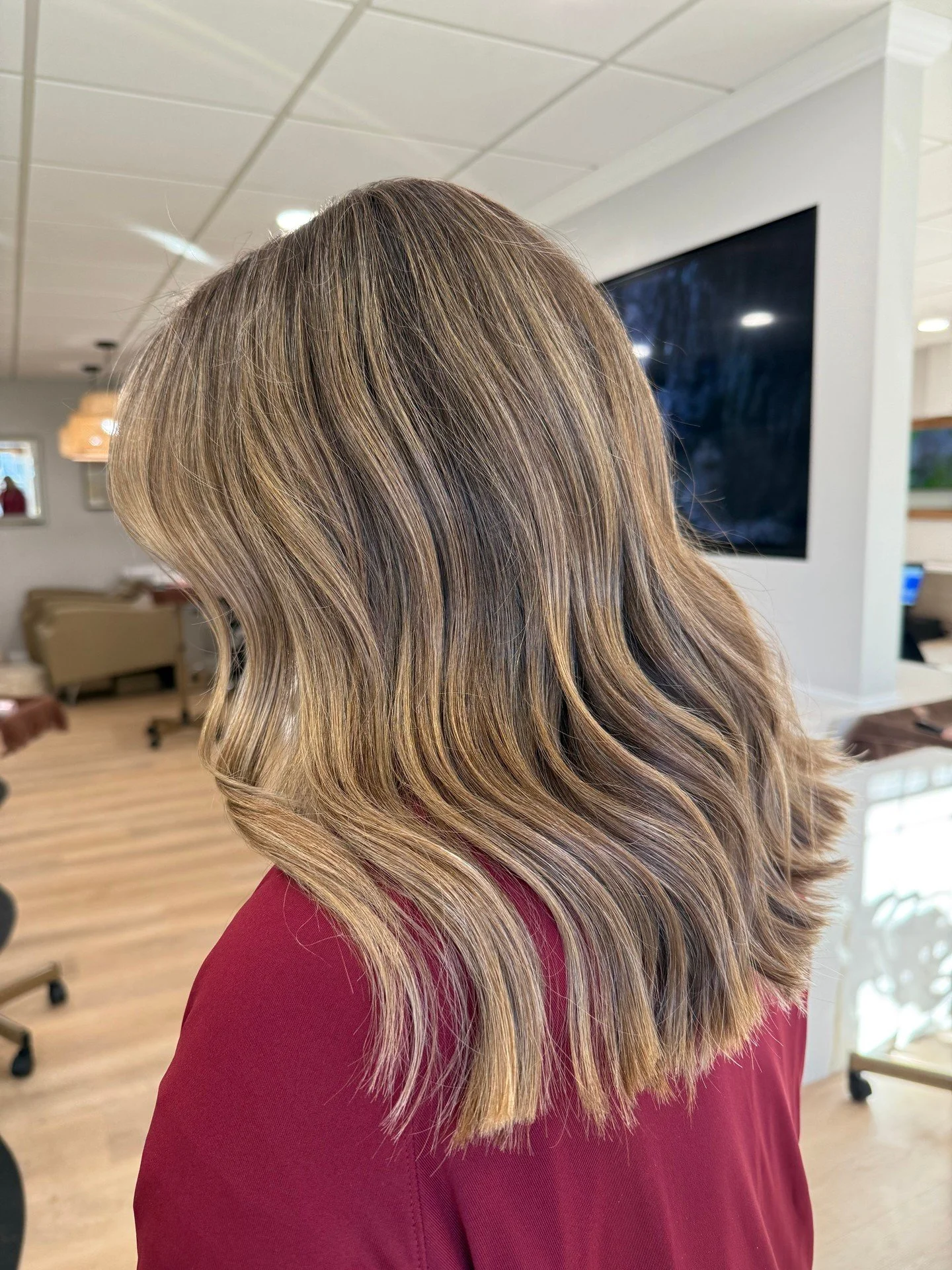 Blonde? Brunette? Why choose 😏 b r o n d e magic by @hairxzoie