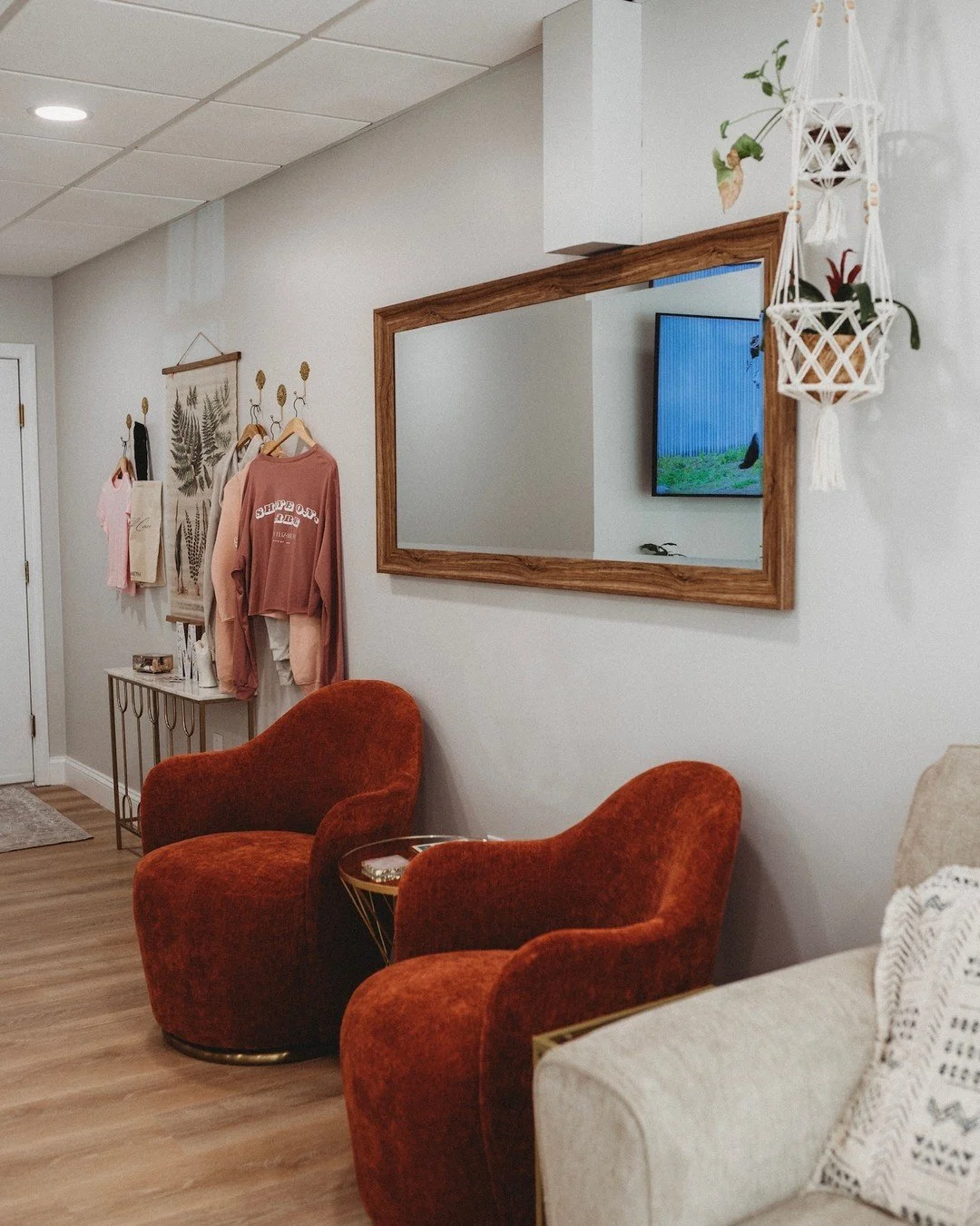 Quiet moments, warm chairs, and the perfect excuse to slow down ✨