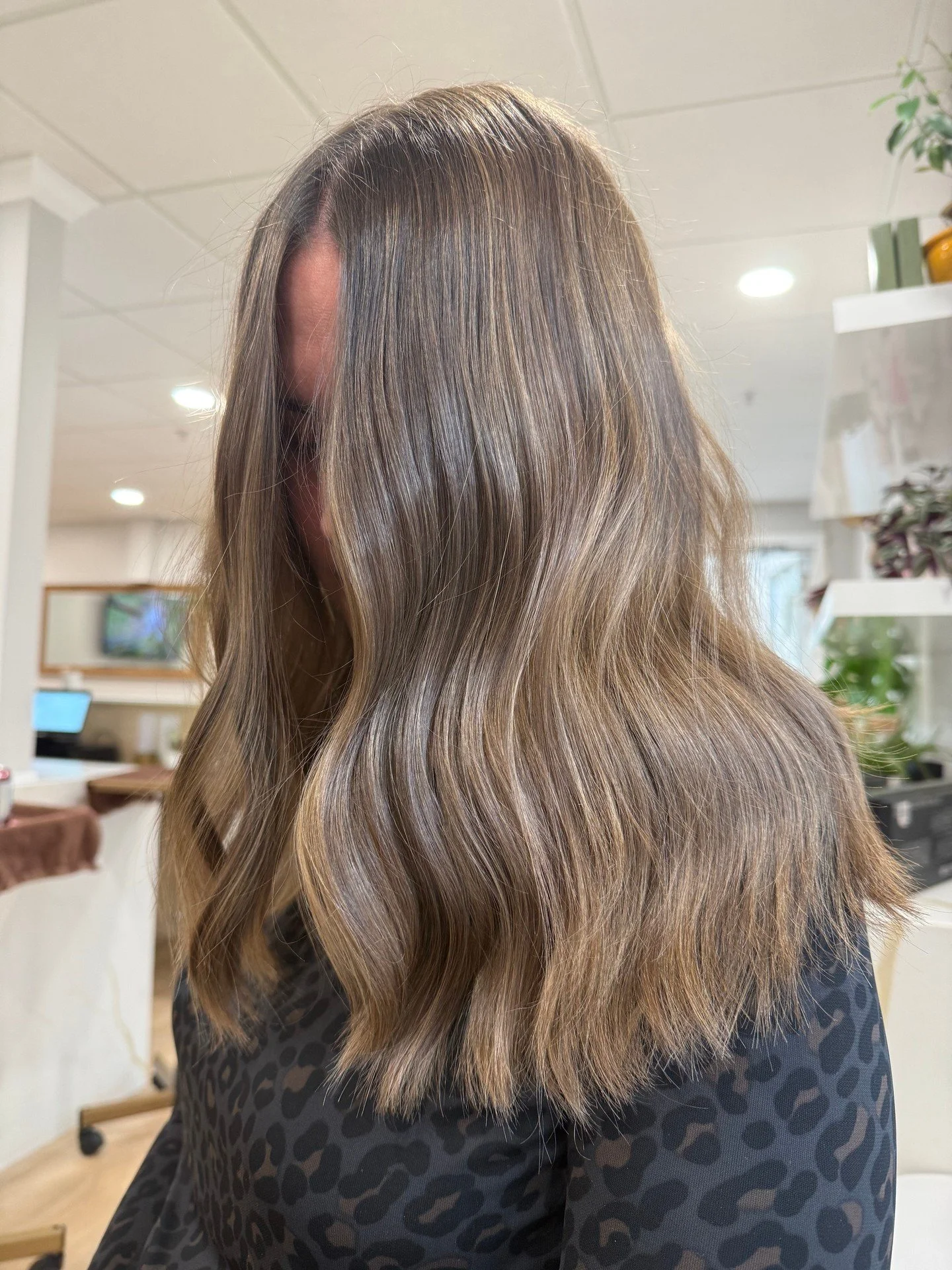 Bronde winter glow 🤎 by @hairxzoie