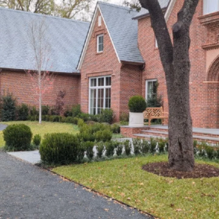 Very proud to finish this 2 year long landscape design renovation for one of our favorite clients yet!  It has been a privilege to help with this exquisite build.

Landscape install by @cedarcrestgardenstx 
Home build and hardscape by @barringercusto