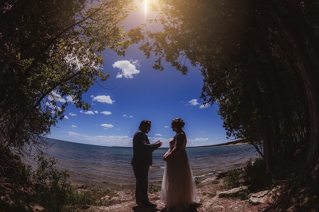 If didn&rsquo;t already know, where would you guess this wedding took place?
.
.
#doorcountyweddings #doorcountywisconsin #doorcountyphotographer #doorcountyphotography #wisconsinwedding #wisconsinweddingphotographer