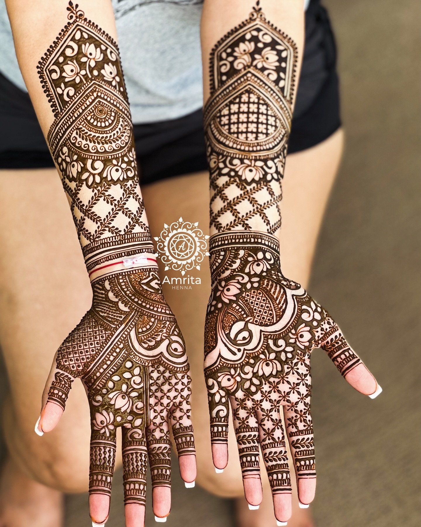 Accepting Bridal and Family henna bookings for 2024. Kindly DM or send an email to amritahenna@gmail.com with your inquiries!

#HennaArt #amritahenna #bridalmehndi #hennadesign #wedmegood #orlandoart #bridalhenna #weddinginspo #indianwedding #orlando