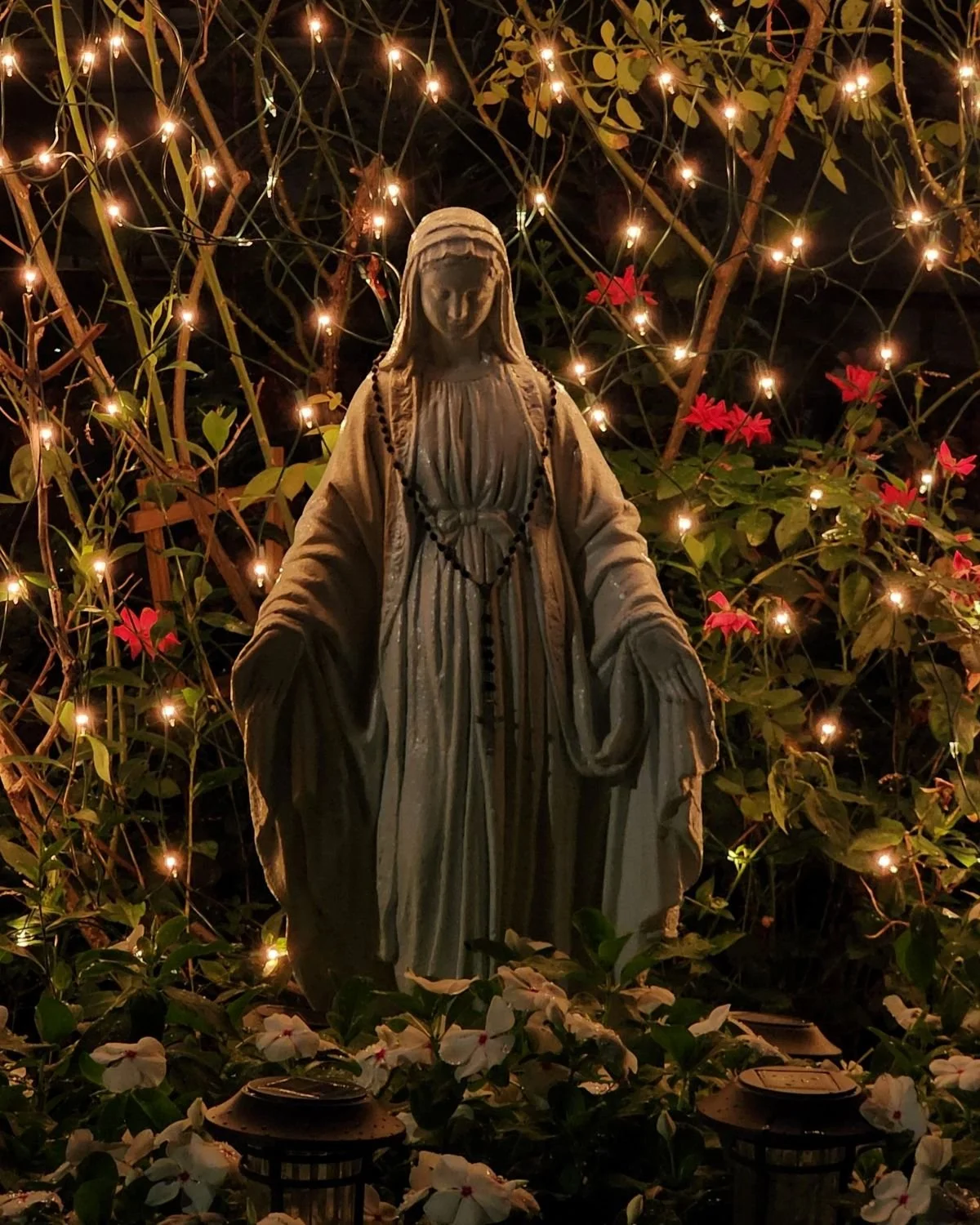 statue_Mary_lights_1200x1500.jpg
