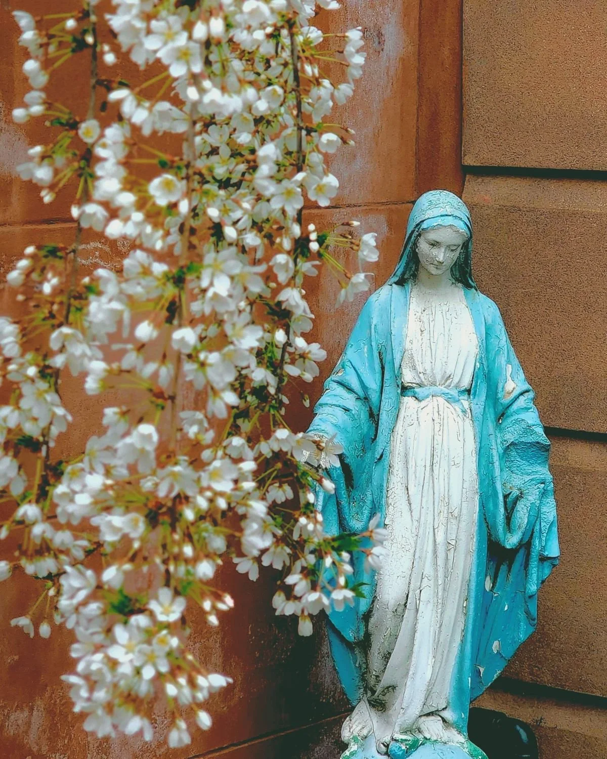 statue_Mary_spring_1200x1500.jpg
