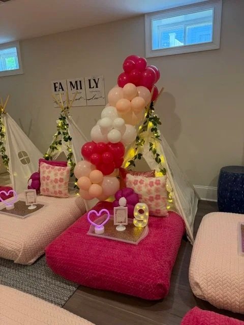 Boston teepee party | sleepover party | teepee party | slumber party | Air mattresses | Balloon Garland