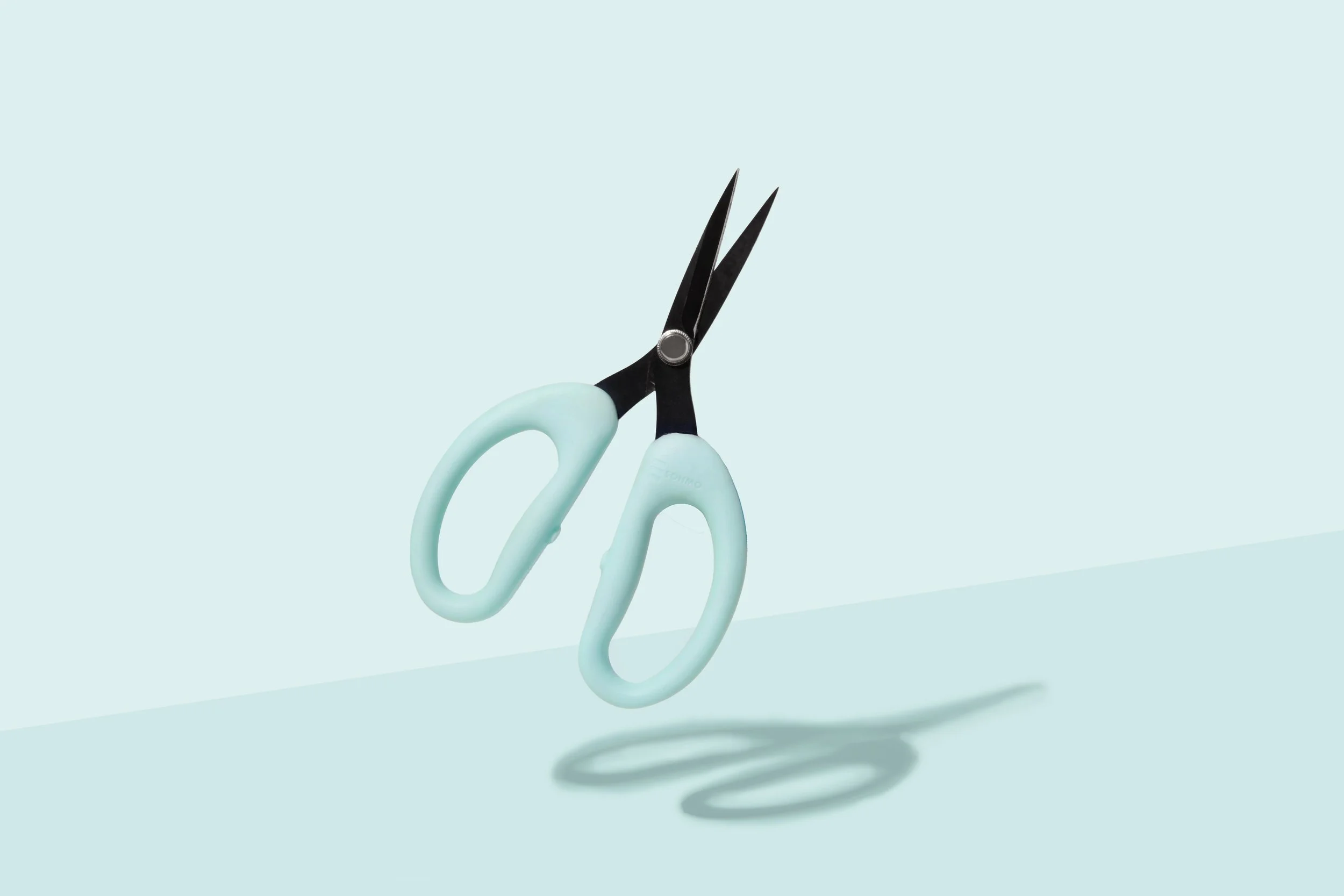 SOHMO Go-To Scissors - Medium 6c.jpg